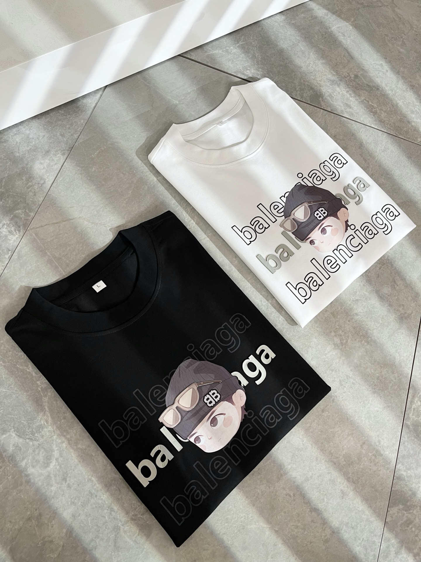    BALENCI*GA巴黎*家 2025春夏新款男女同款👫短袖T恤！走秀图案印花时尚休闲短袖T恤衫！