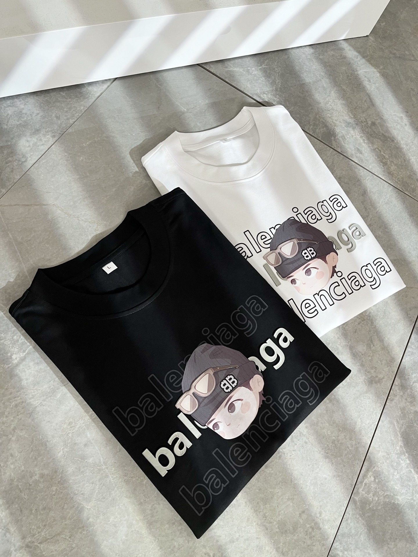    BALENCI*GA巴黎*家 2025春夏新款男女同款👫短袖T恤！走秀图案印花时尚休闲短袖T恤衫！