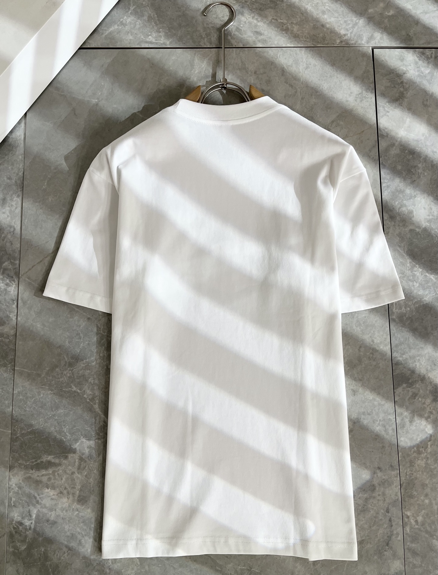    BALENCI*GA巴黎*家 2025春夏新款男女同款👫短袖T恤！走秀图案印花时尚休闲短袖T恤衫！