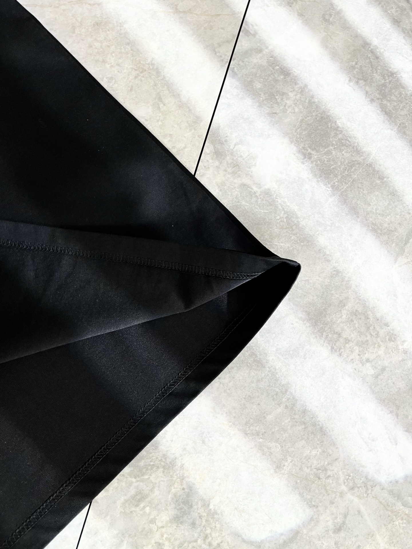    BALENCI*GA巴黎*家 2025春夏新款男女同款👫短袖T恤！走秀图案印花时尚休闲短袖T恤衫！