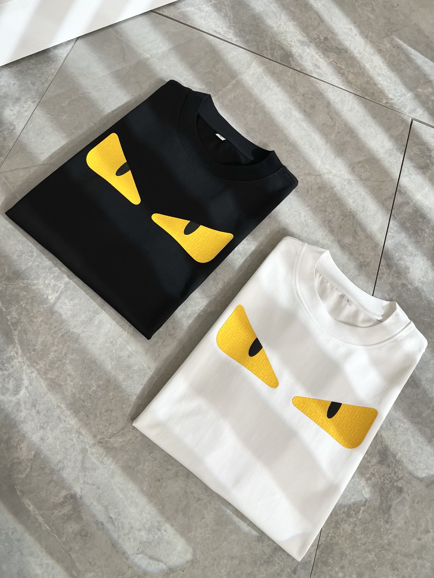   FEN*I 芬*迪2025春夏新款FD家族FF男女同款👫打底衫，男女同款👫百搭极简短袖。意大利原厂订