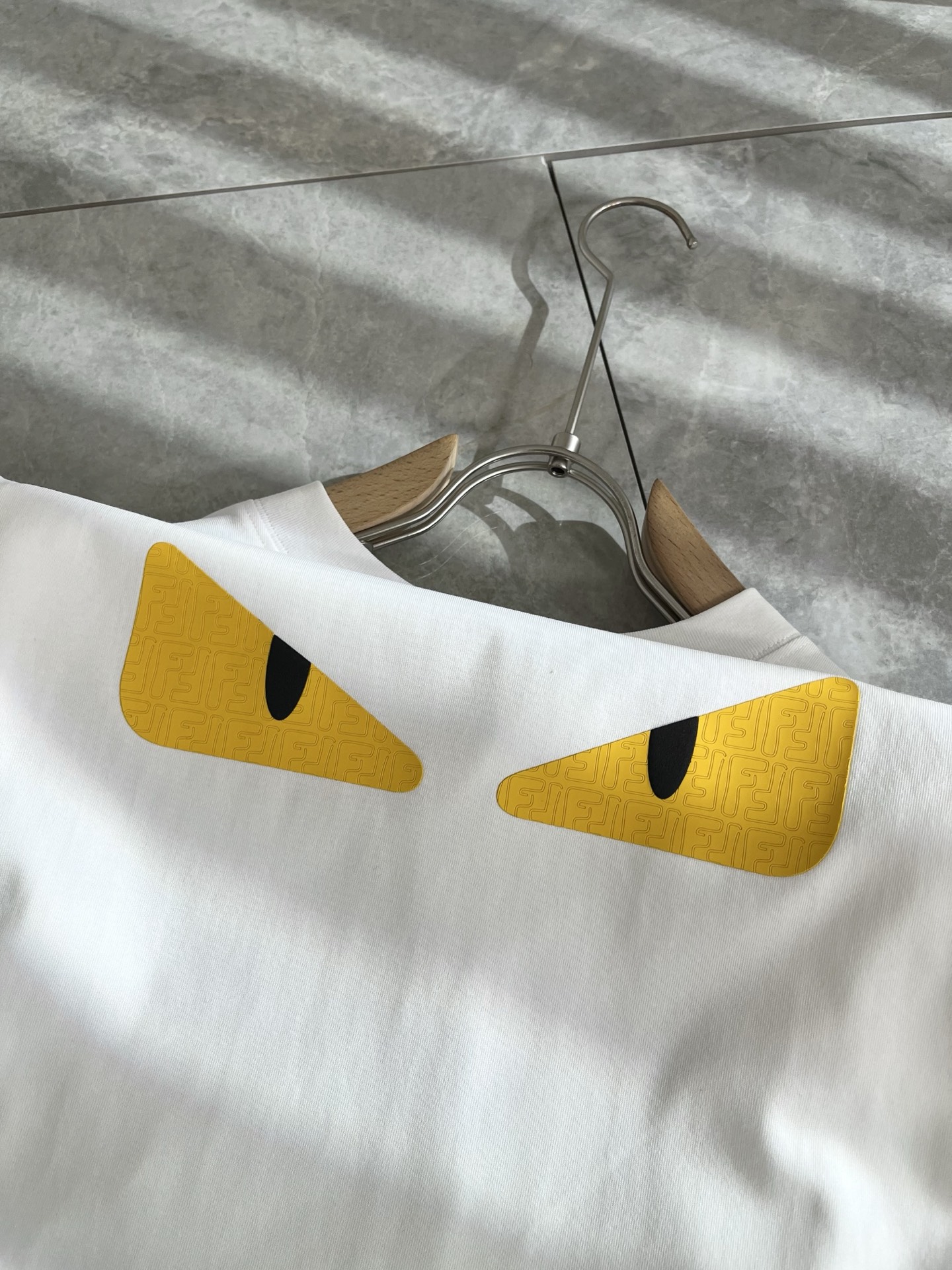   FEN*I 芬*迪2025春夏新款FD家族FF男女同款👫打底衫，男女同款👫百搭极简短袖。意大利原厂订