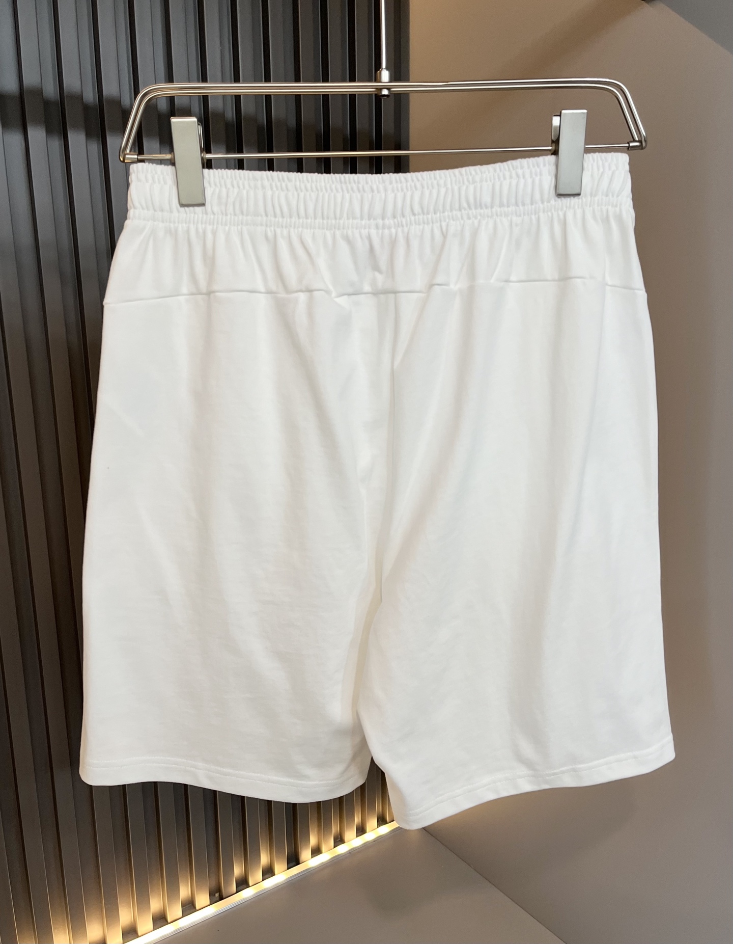  VALENTI*O华伦*奴～柜台款、2025春夏新款休闲套装，胸前logo压胶设计！简单时尚而年轻，百