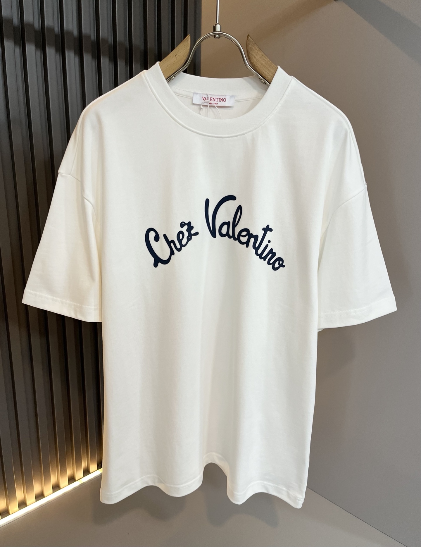  VALENTI*O华伦*奴～柜台款、2025春夏新款休闲套装，胸前logo压胶设计！简单时尚而年轻，百