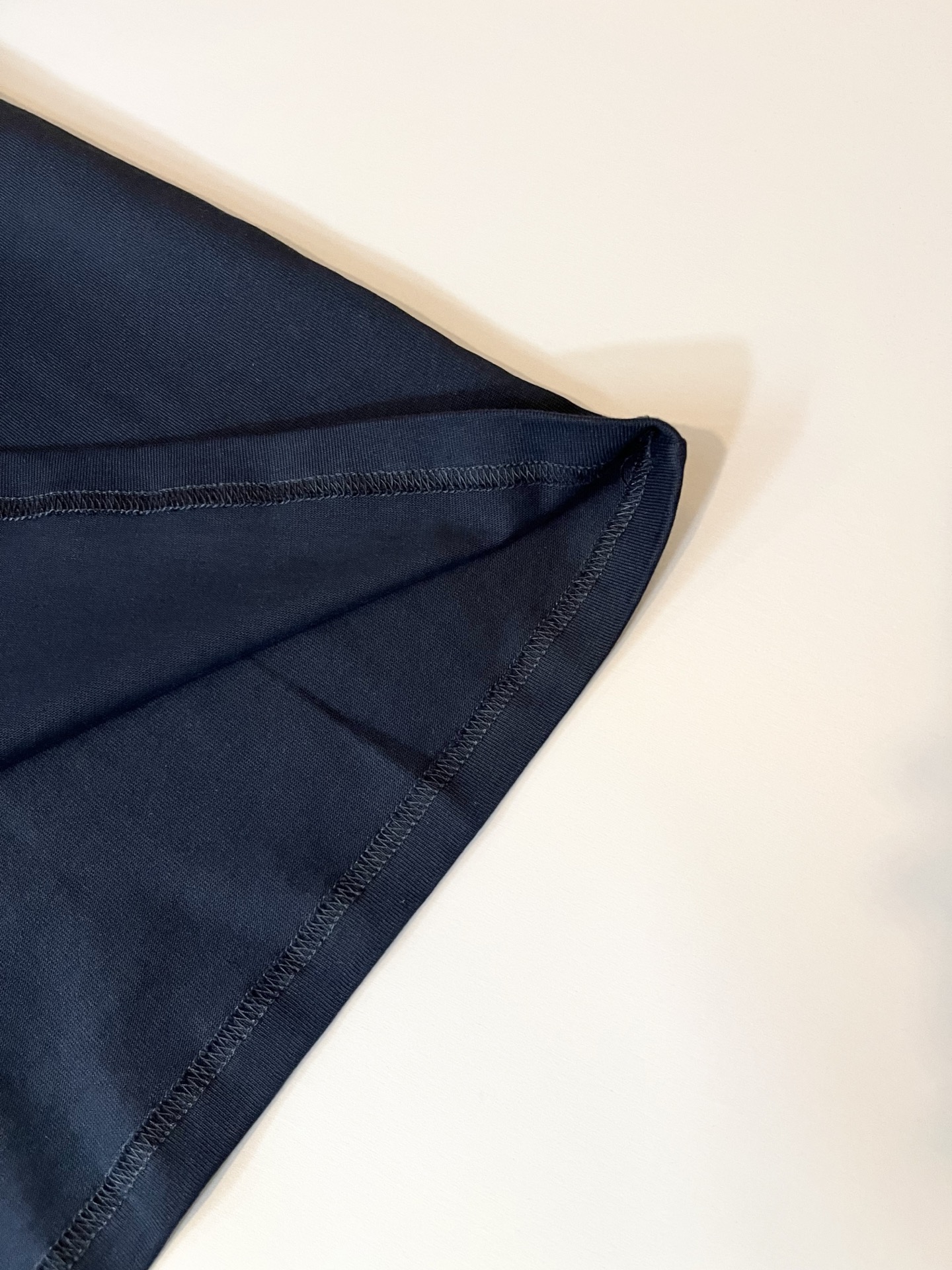  VALENTI*O华伦*奴～柜台款、2025春夏新款休闲套装，胸前logo压胶设计！简单时尚而年轻，百