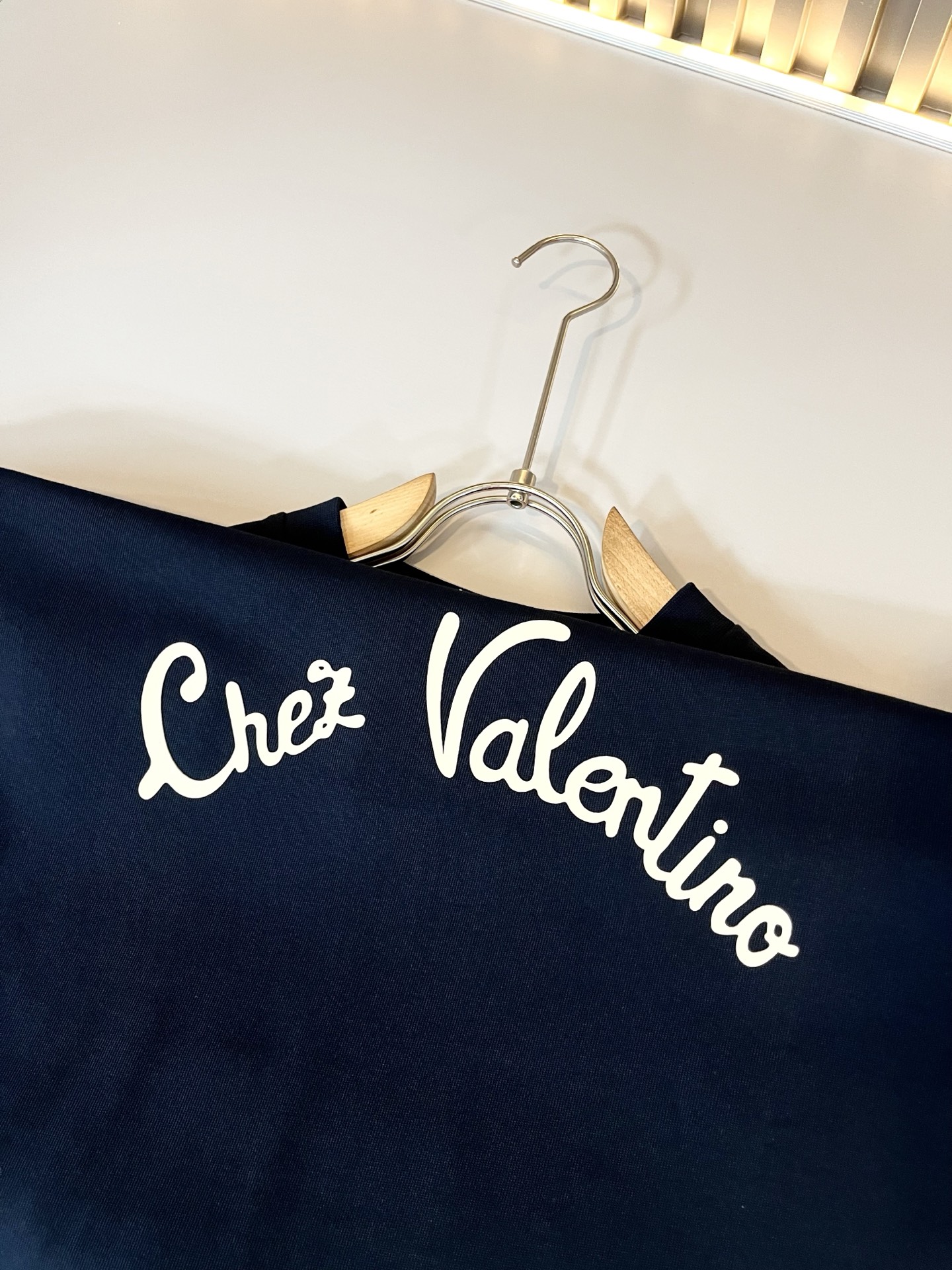  VALENTI*O华伦*奴～柜台款、2025春夏新款休闲套装，胸前logo压胶设计！简单时尚而年轻，百