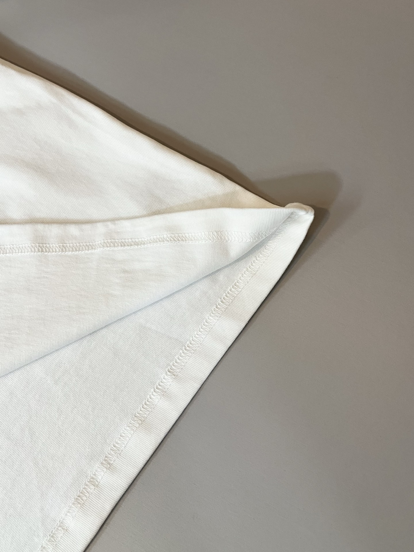  Gucc*古家 2025春夏系列基础圆领套休闲套装，男女同情侣款👫休闲宽松棉质圆领短袖T恤衫！贸易公司