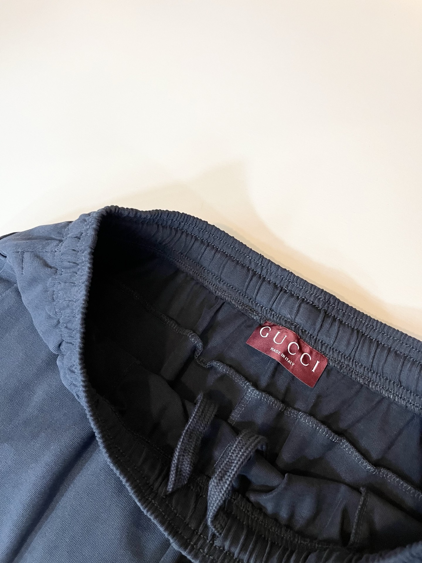  Gucc*古家 2025春夏系列基础圆领套休闲套装，男女同情侣款👫休闲宽松棉质圆领短袖T恤衫！贸易公司