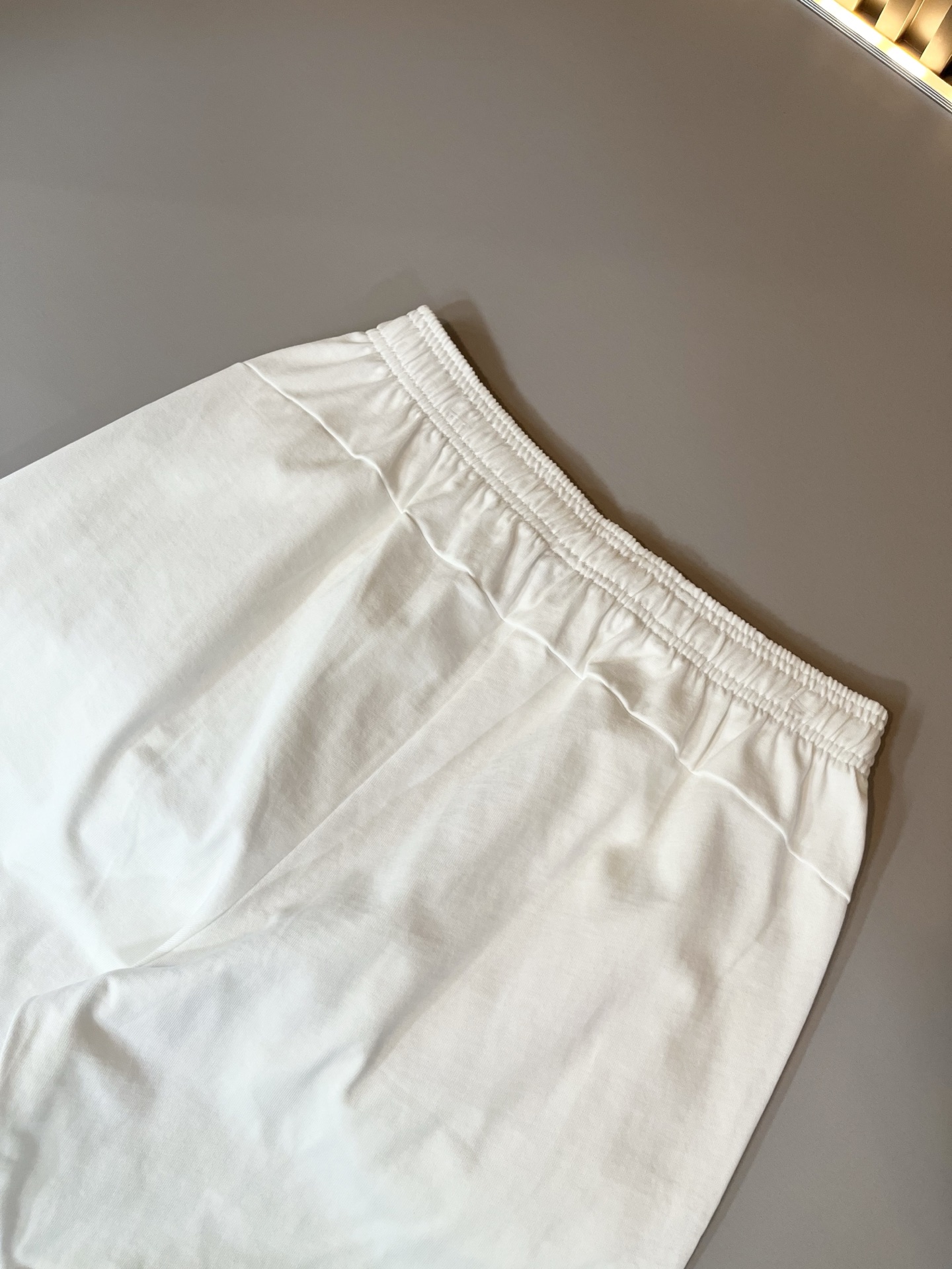 Bur*erry 巴*莉 2025春夏新款男女同款👫休闲套装，品牌最新设计元素！既不单调也不复杂，好处的