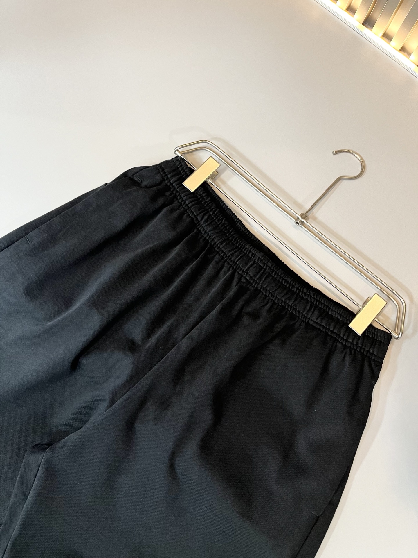 Bur*erry 巴*莉 2025春夏新款男女同款👫休闲套装，品牌最新设计元素！既不单调也不复杂，好处的