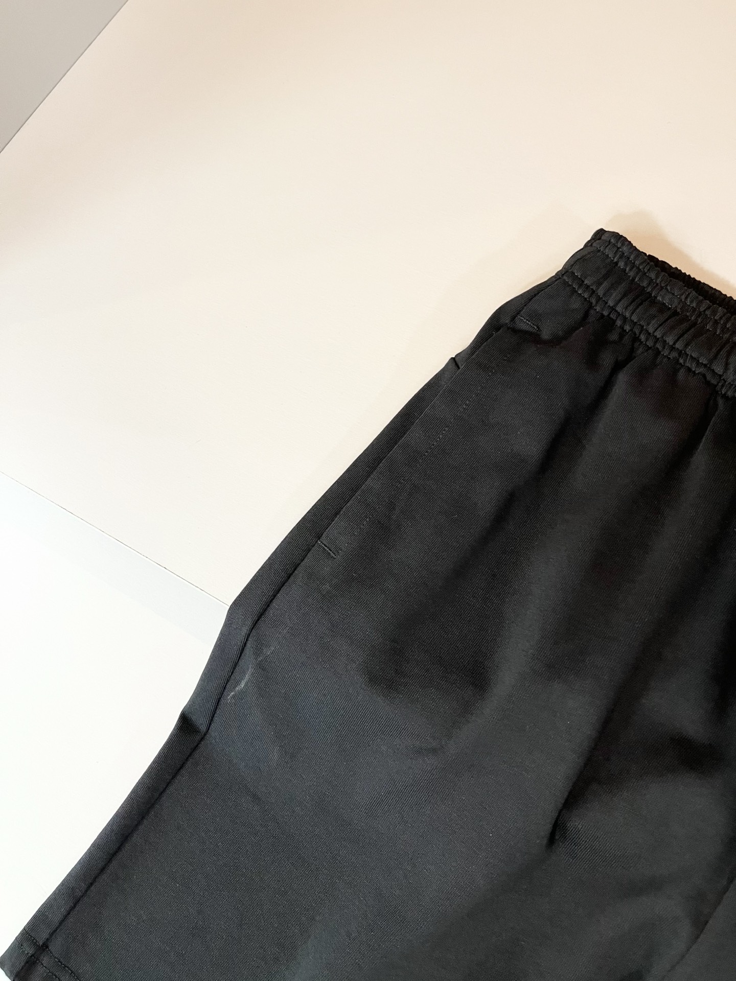 Bur*erry 巴*莉 2025春夏新款男女同款👫休闲套装，品牌最新设计元素！既不单调也不复杂，好处的