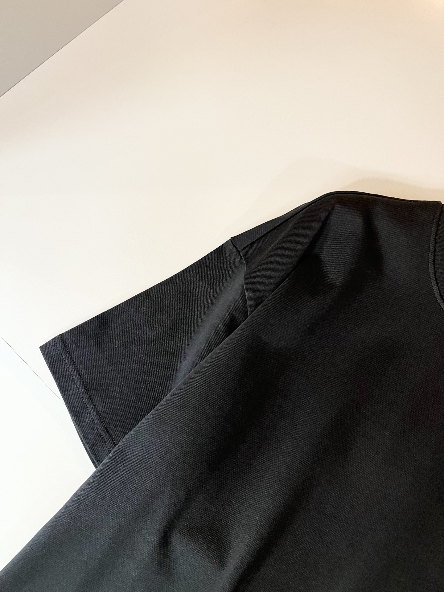 Bur*erry 巴*莉 2025春夏新款男女同款👫休闲套装，品牌最新设计元素！既不单调也不复杂，好处的