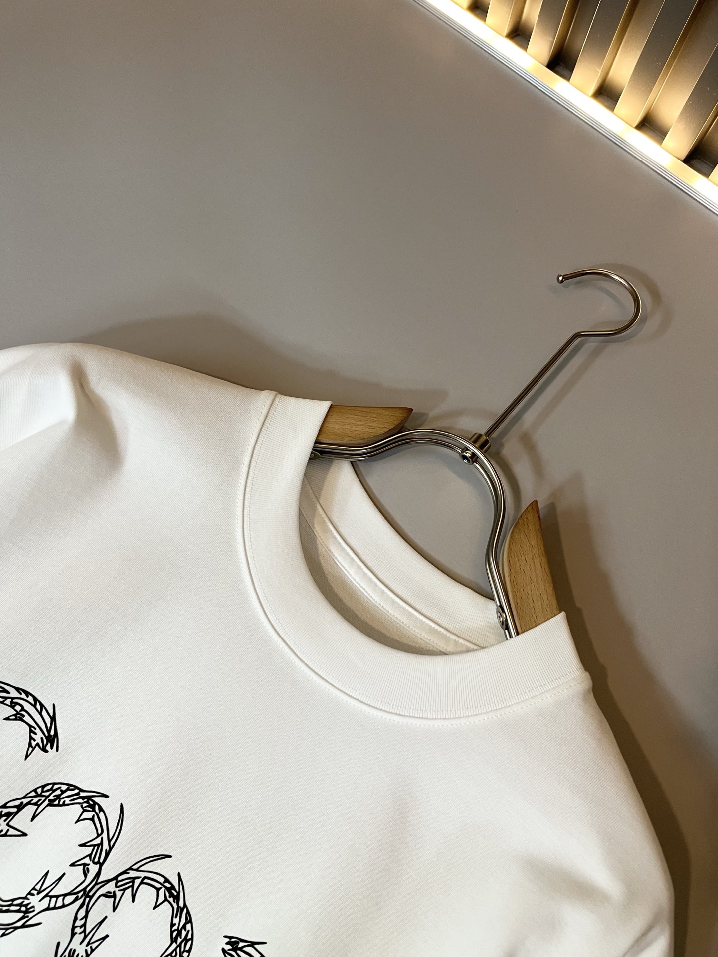  LOE*WE罗*威 2025春夏新款男女同款👫短袖T恤，意大利原厂订单渠道，极具个性高级风，标志log