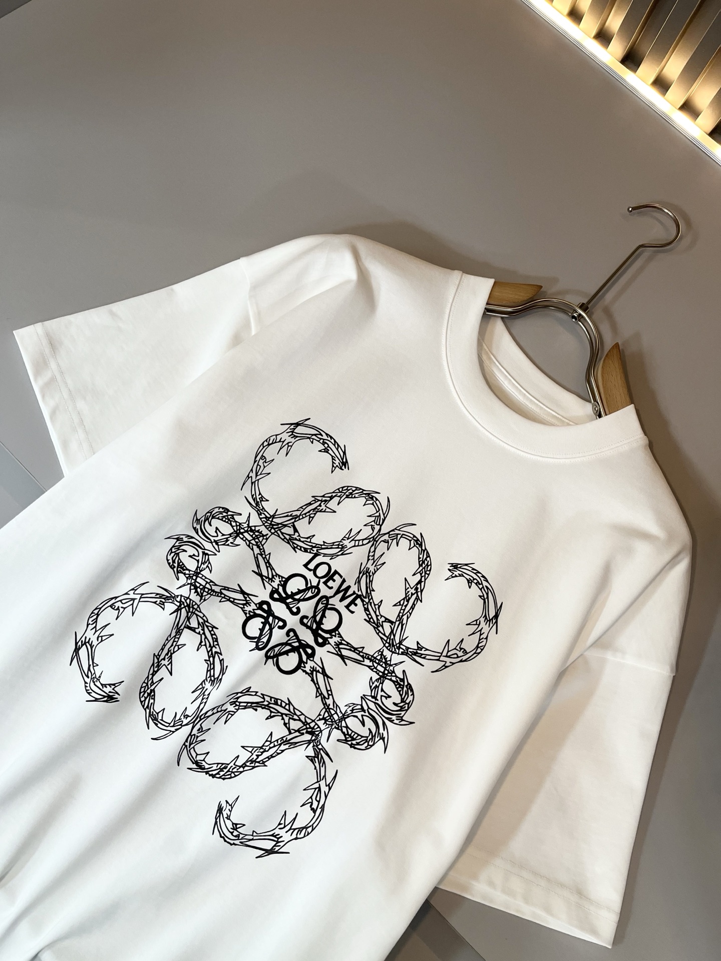 LOE*WE罗*威 2025春夏新款男女同款👫短袖T恤，意大利原厂订单渠道，极具个性高级风，标志log