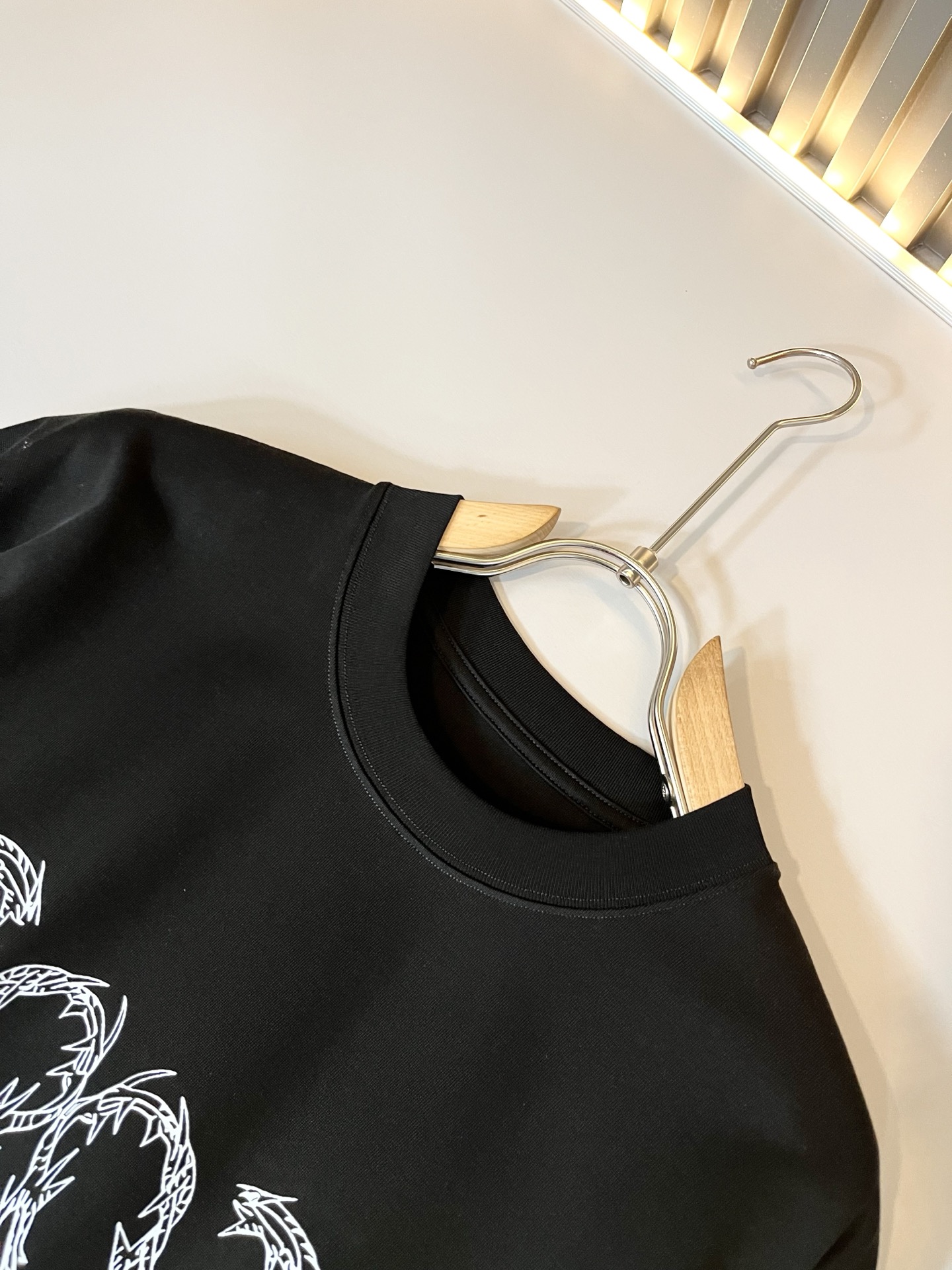  LOE*WE罗*威 2025春夏新款男女同款👫短袖T恤，意大利原厂订单渠道，极具个性高级风，标志log