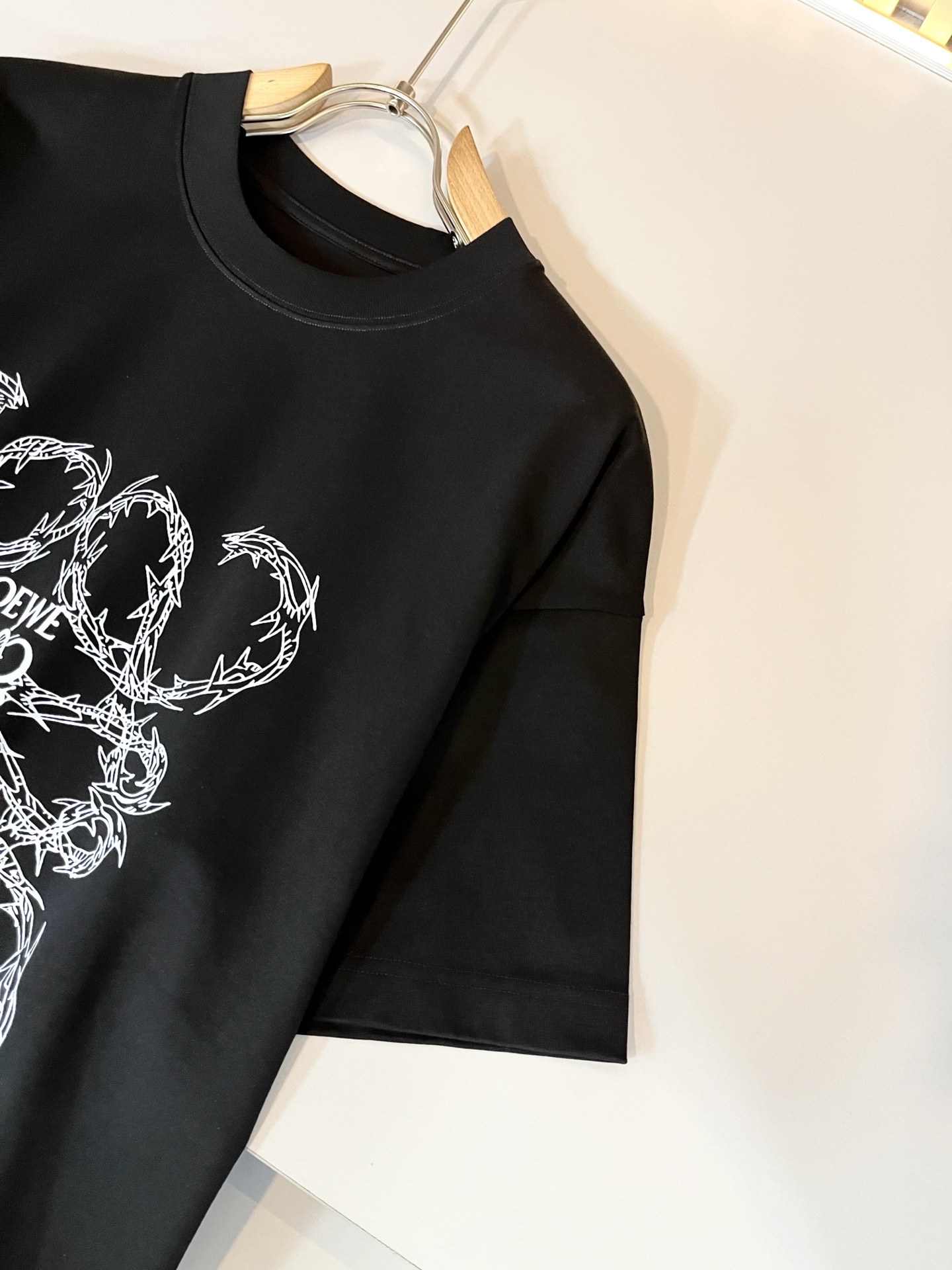  LOE*WE罗*威 2025春夏新款男女同款👫短袖T恤，意大利原厂订单渠道，极具个性高级风，标志log