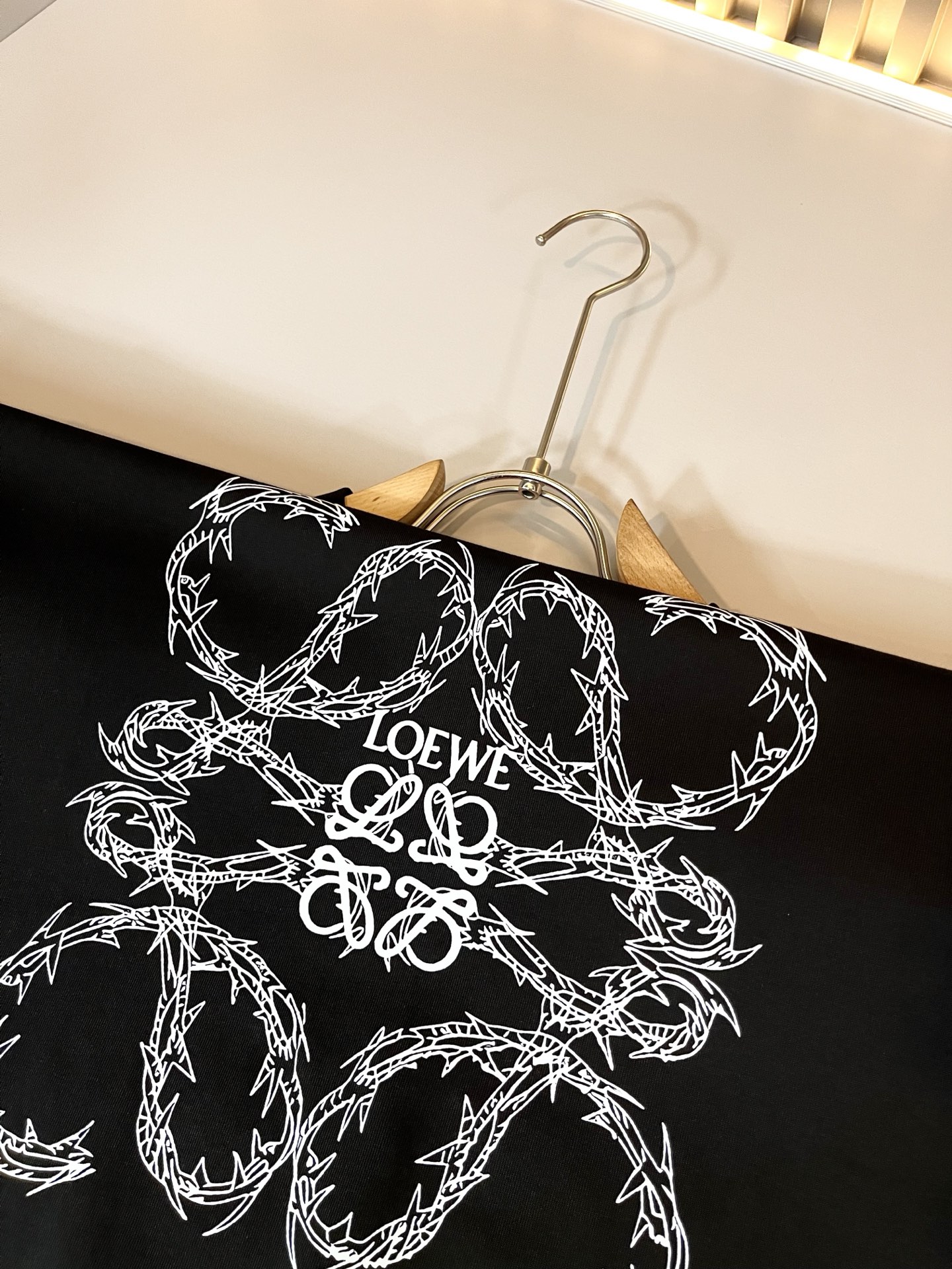  LOE*WE罗*威 2025春夏新款男女同款👫短袖T恤，意大利原厂订单渠道，极具个性高级风，标志log