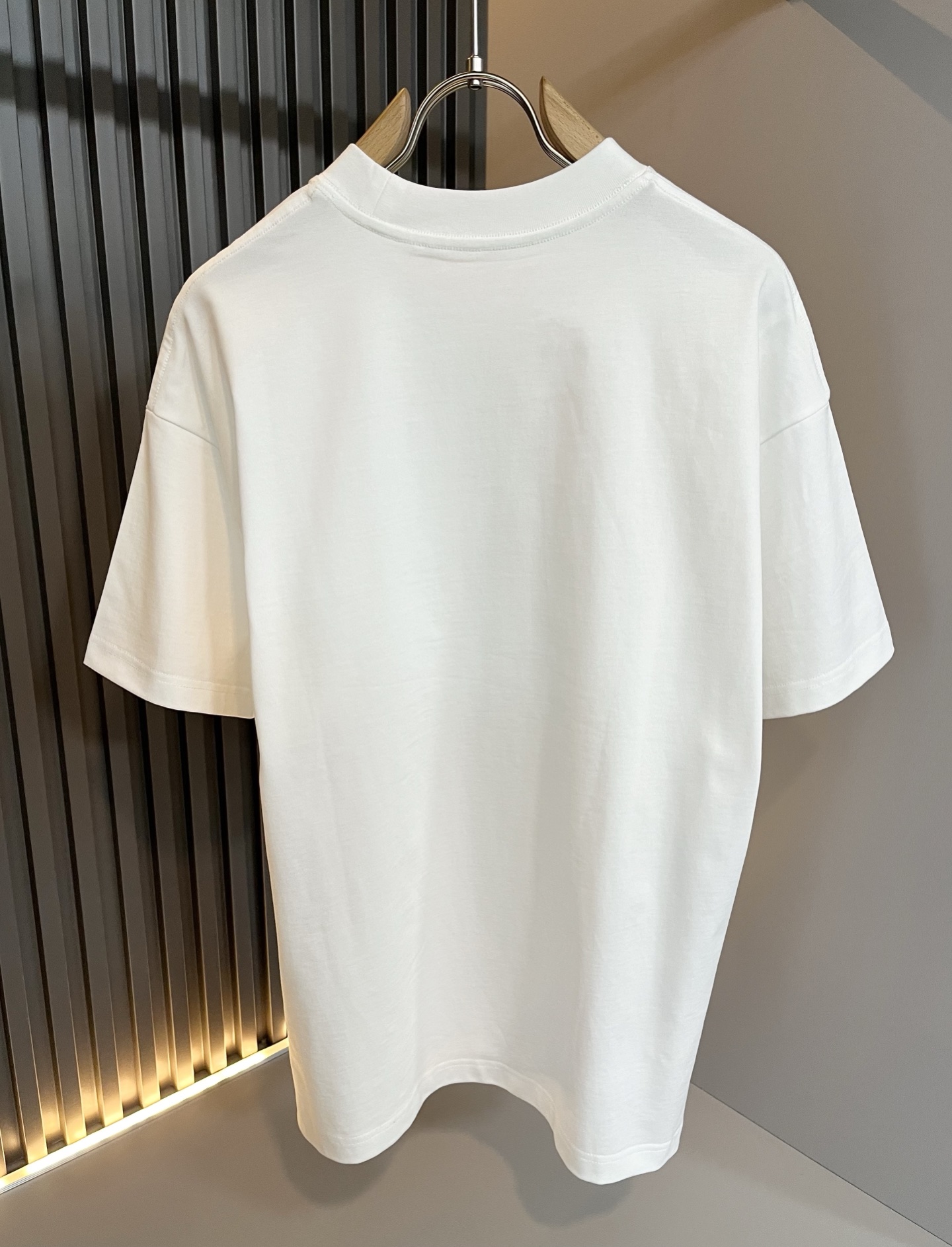   Acne Studi*os2025春夏新款男女同款👫短袖T恤，专柜同步发售！定制专属洗水纯棉面料，定