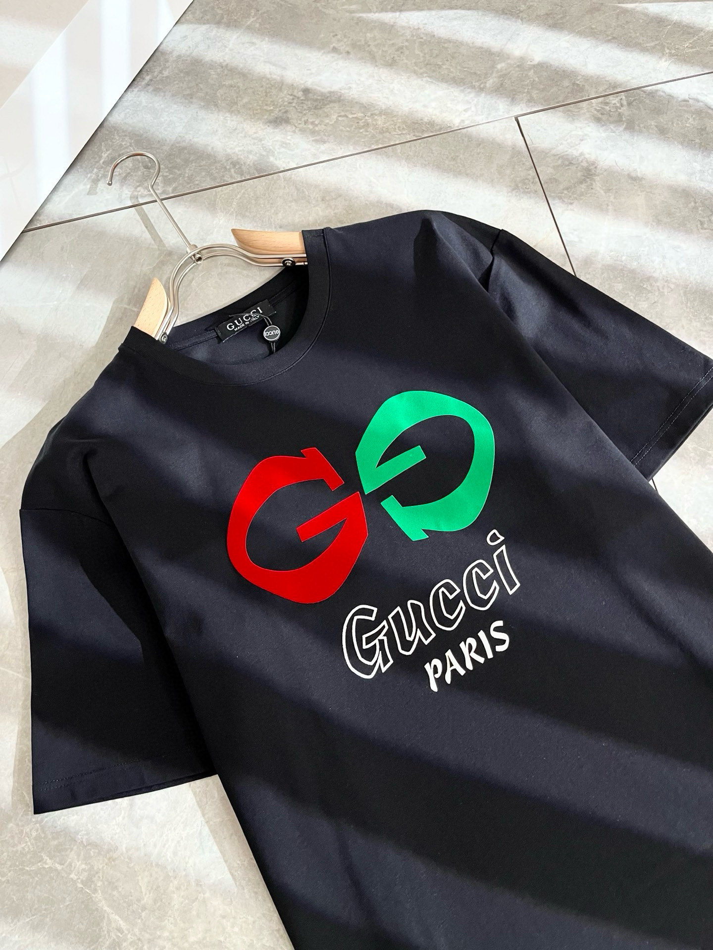    Gucc*古家 2025春夏新款男女同情侣款👫休闲宽松棉质圆领短袖T恤衫！贸易公司渠道稀出，同步官