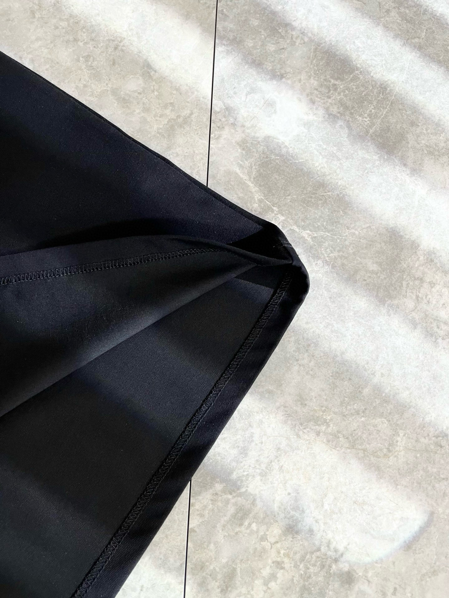    Gucc*古家 2025春夏新款男女同情侣款👫休闲宽松棉质圆领短袖T恤衫！贸易公司渠道稀出，同步官