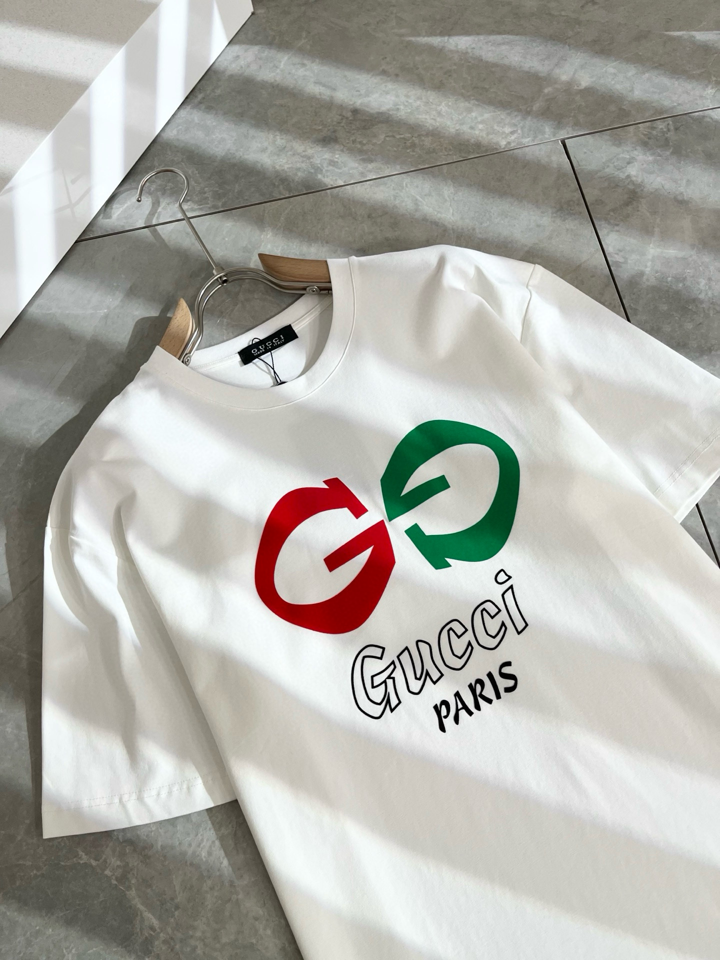    Gucc*古家 2025春夏新款男女同情侣款👫休闲宽松棉质圆领短袖T恤衫！贸易公司渠道稀出，同步官