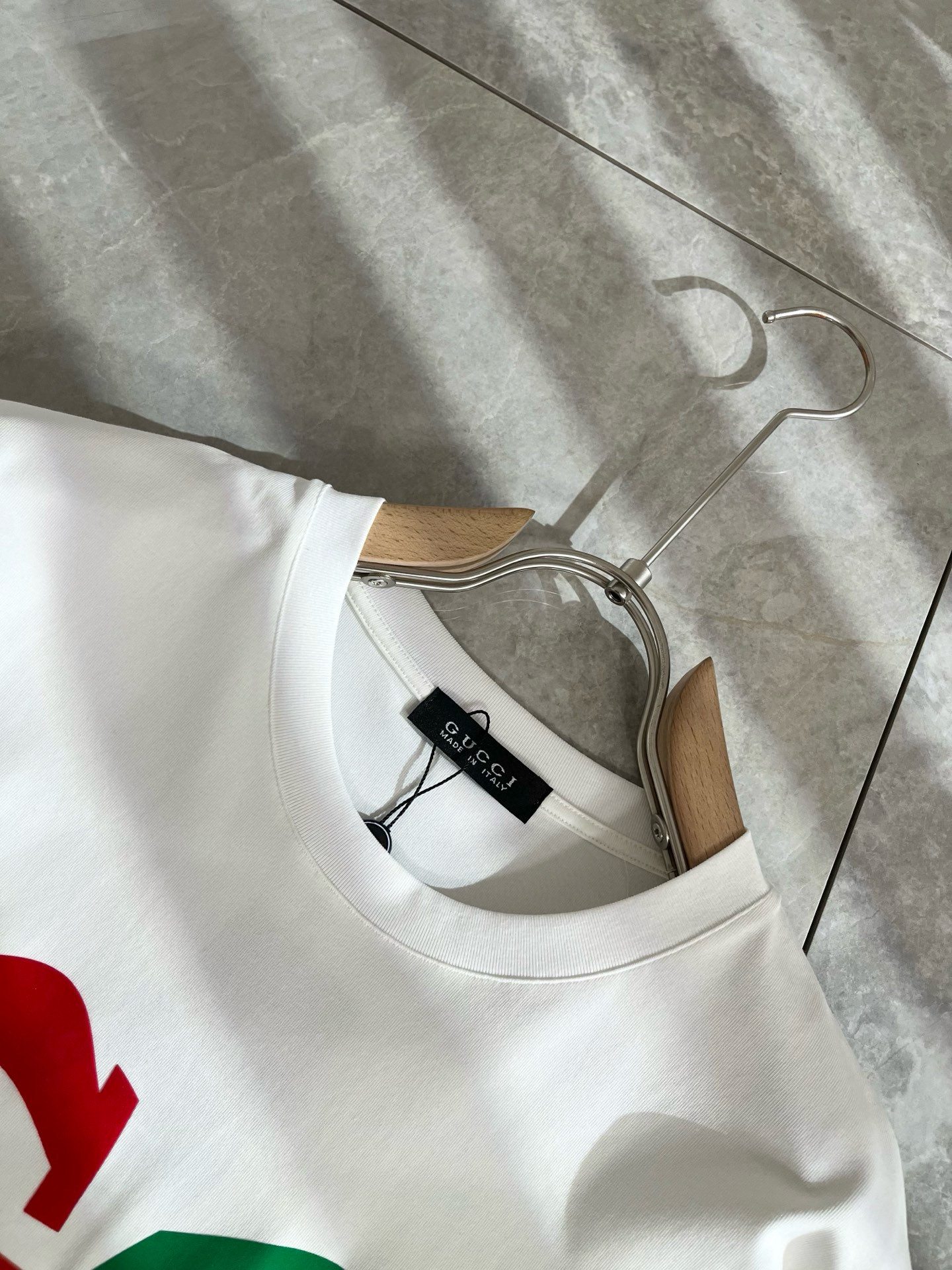    Gucc*古家 2025春夏新款男女同情侣款👫休闲宽松棉质圆领短袖T恤衫！贸易公司渠道稀出，同步官