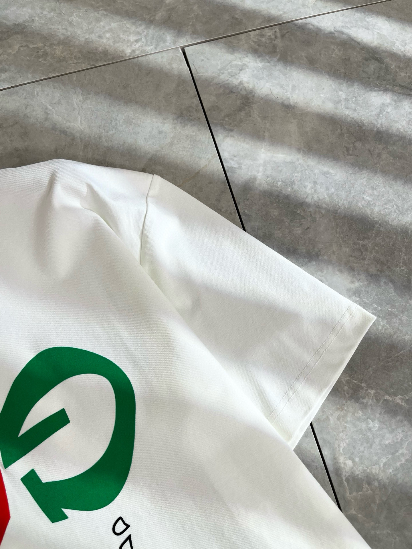    Gucc*古家 2025春夏新款男女同情侣款👫休闲宽松棉质圆领短袖T恤衫！贸易公司渠道稀出，同步官