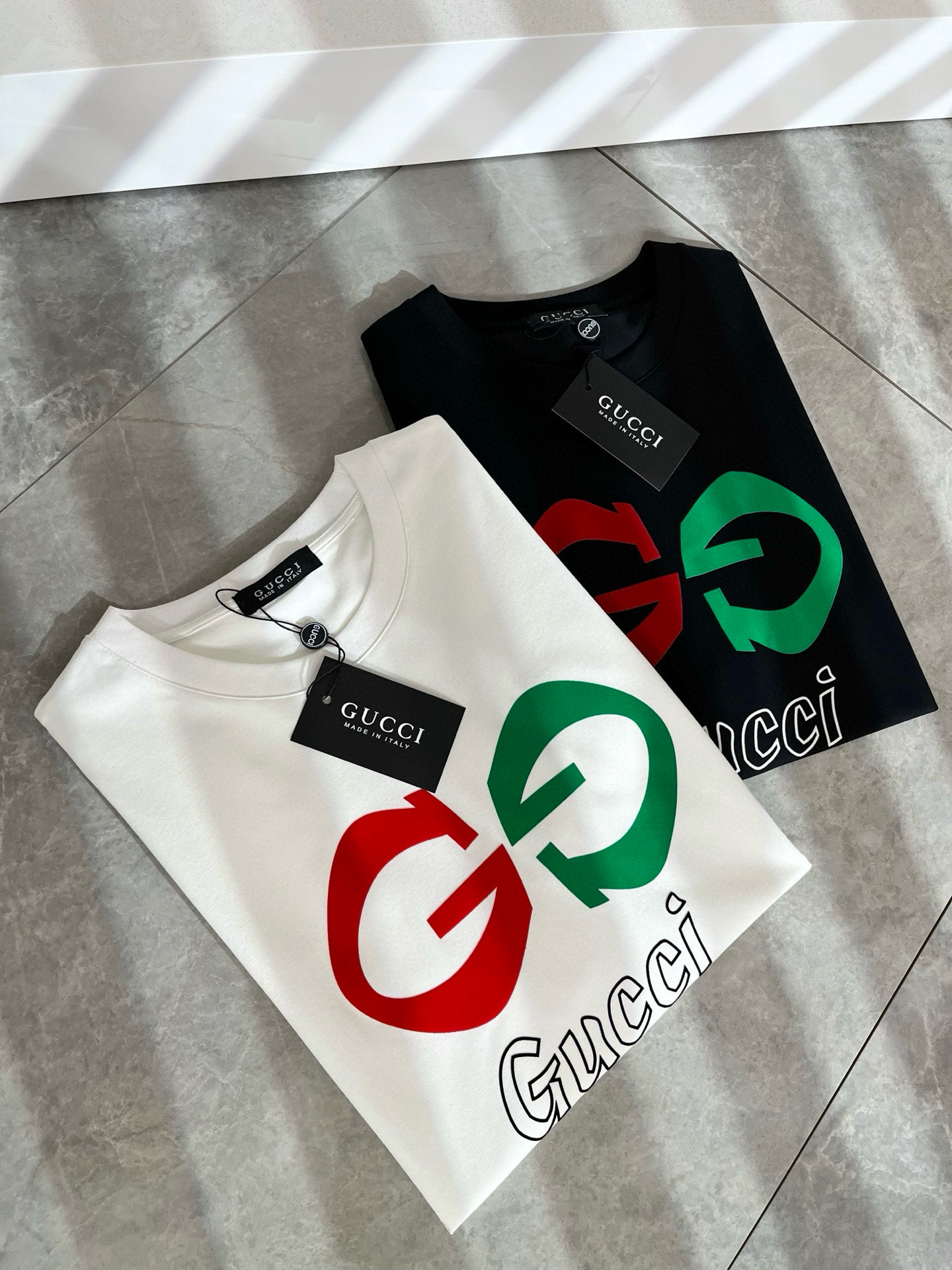    Gucc*古家 2025春夏新款男女同情侣款👫休闲宽松棉质圆领短袖T恤衫！贸易公司渠道稀出，同步官