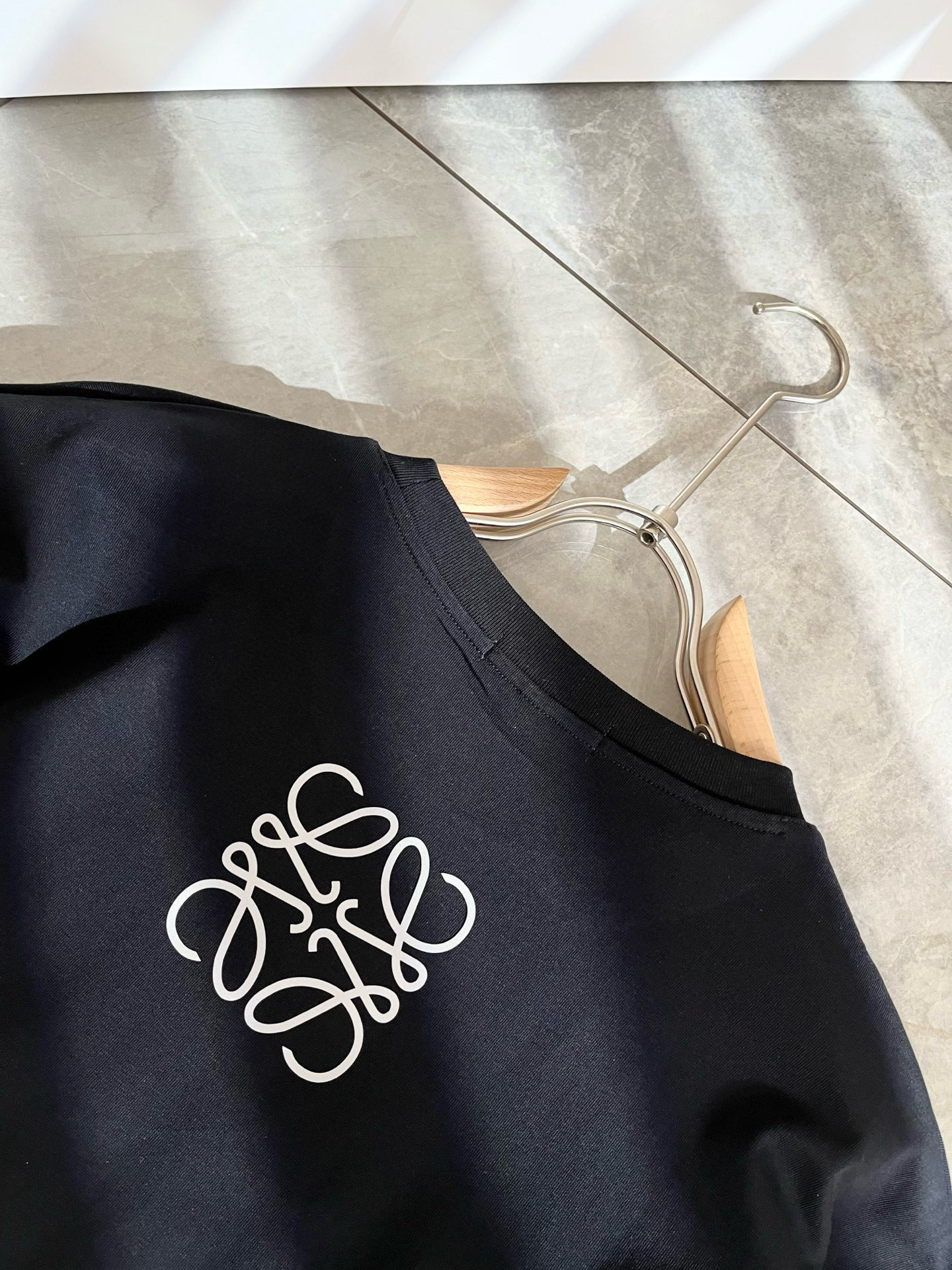  LOE*WE罗*威 2025春夏新款男女同款👫短袖T恤，意大利原厂订单渠道，极具个性高级风，标志log