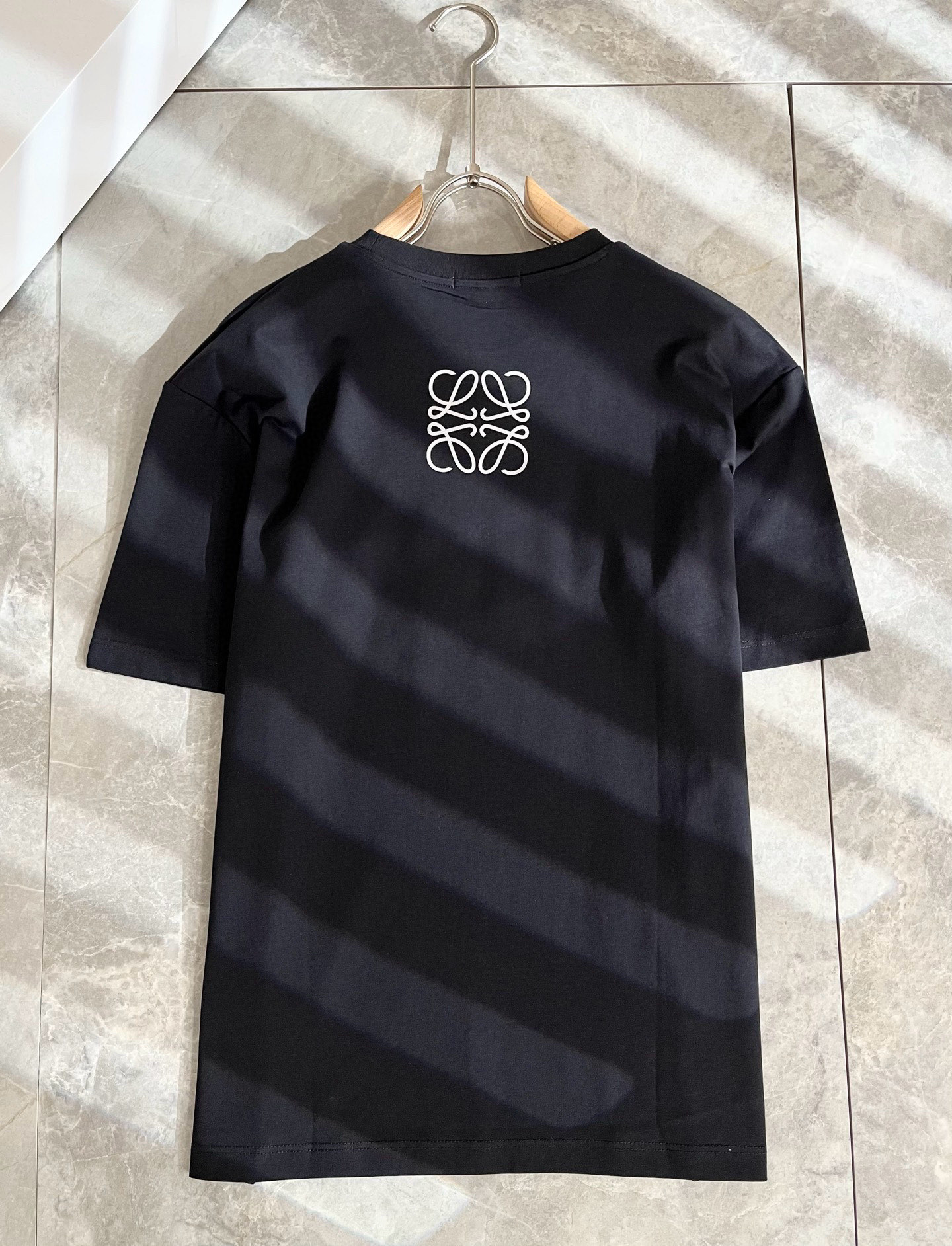  LOE*WE罗*威 2025春夏新款男女同款👫短袖T恤，意大利原厂订单渠道，极具个性高级风，标志log