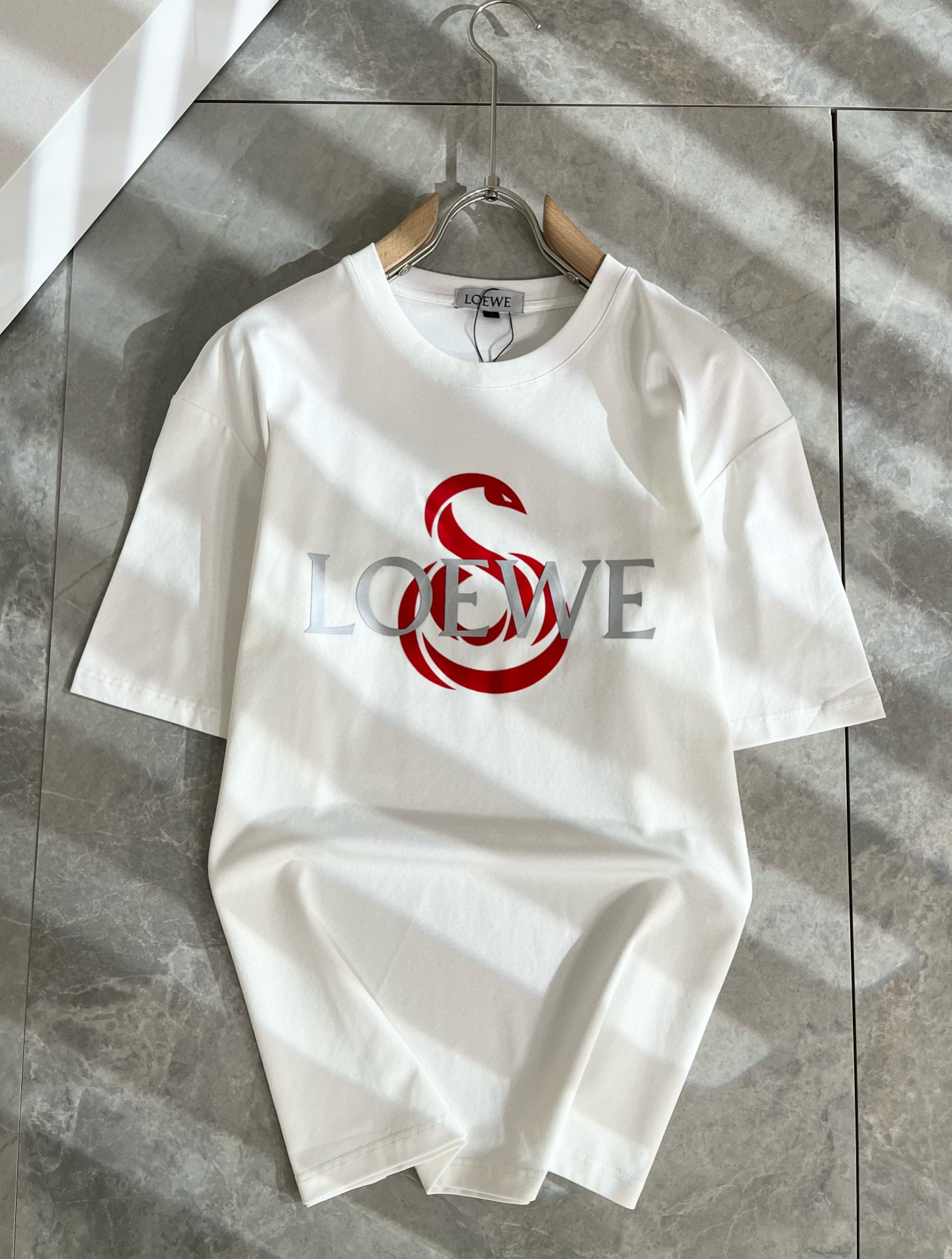  LOE*WE罗*威 2025春夏新款男女同款👫短袖T恤，意大利原厂订单渠道，极具个性高级风，标志log