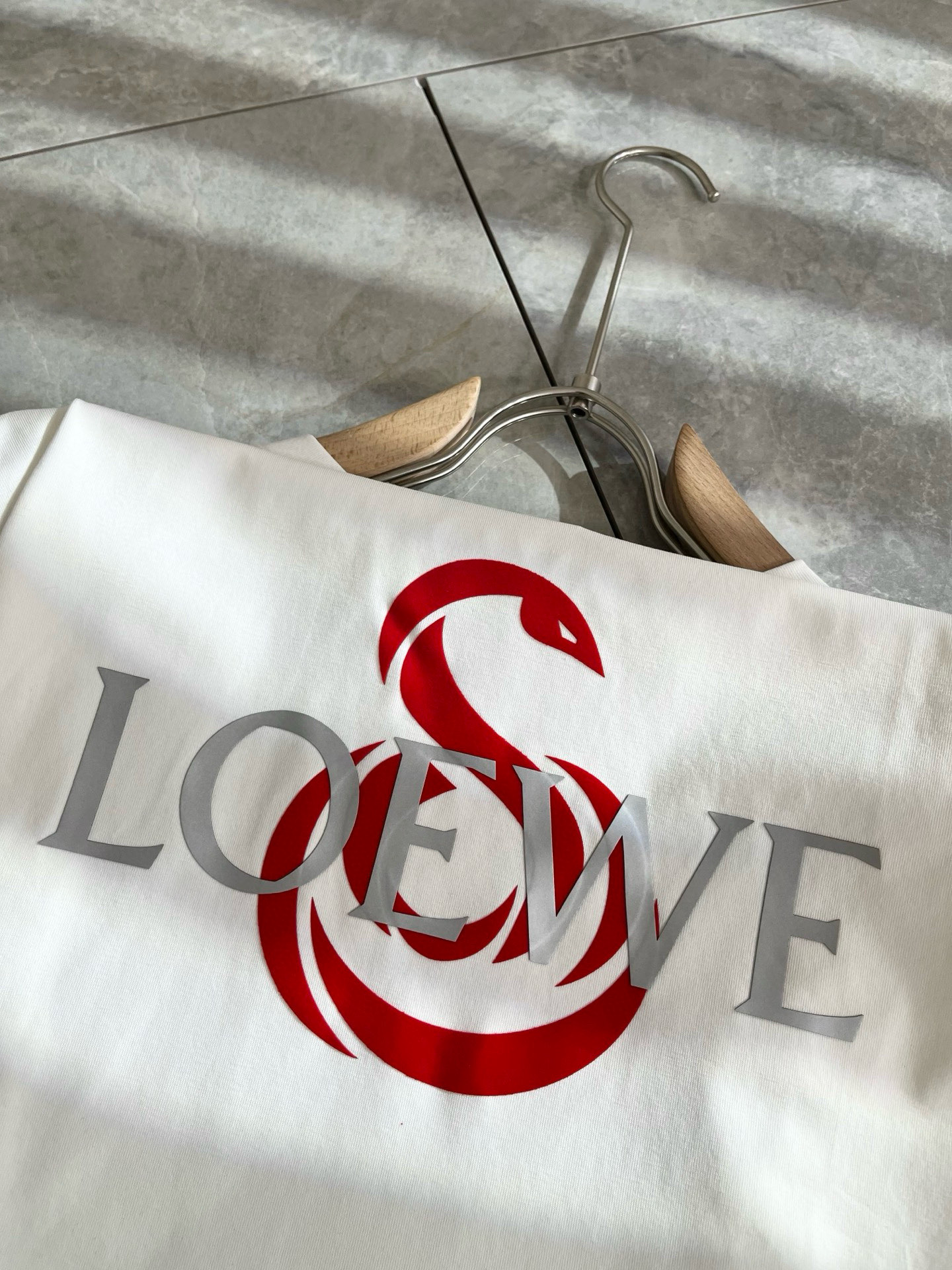  LOE*WE罗*威 2025春夏新款男女同款👫短袖T恤，意大利原厂订单渠道，极具个性高级风，标志log