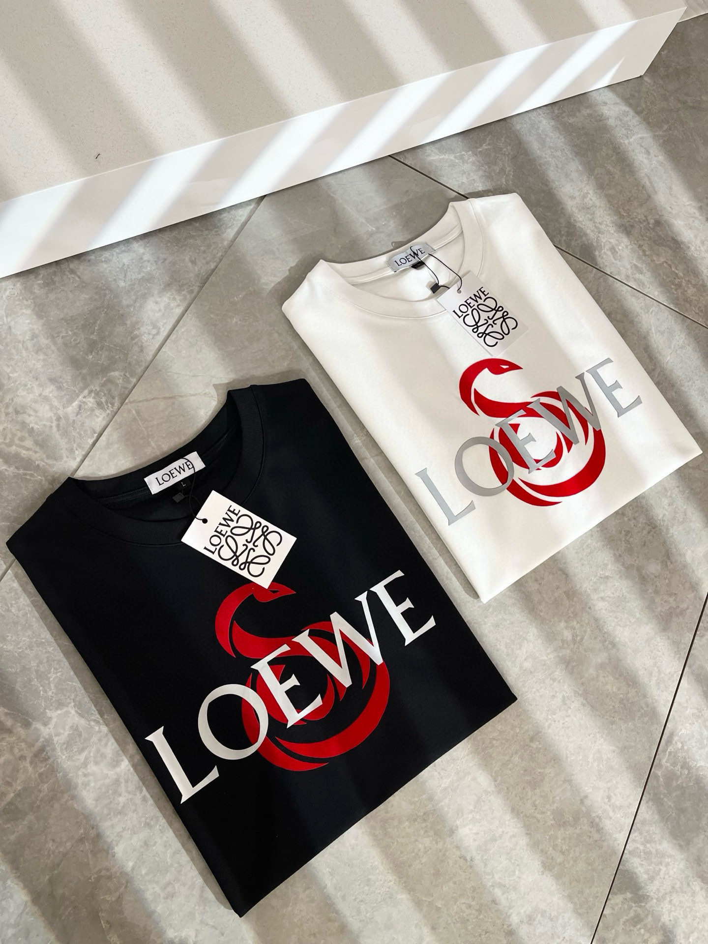  LOE*WE罗*威 2025春夏新款男女同款👫短袖T恤，意大利原厂订单渠道，极具个性高级风，标志log