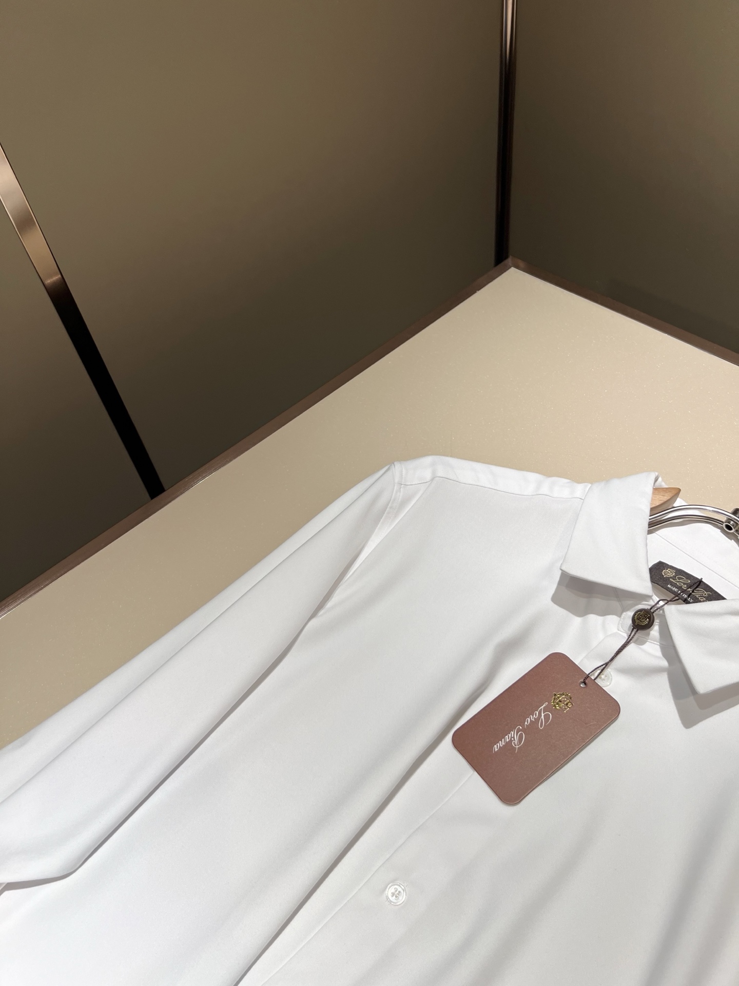  Loro Piana诺悠翩雅 2025秋冬男士衬衣，最新的贸易订单全品相！！网红款！上身舒适透气，不僵