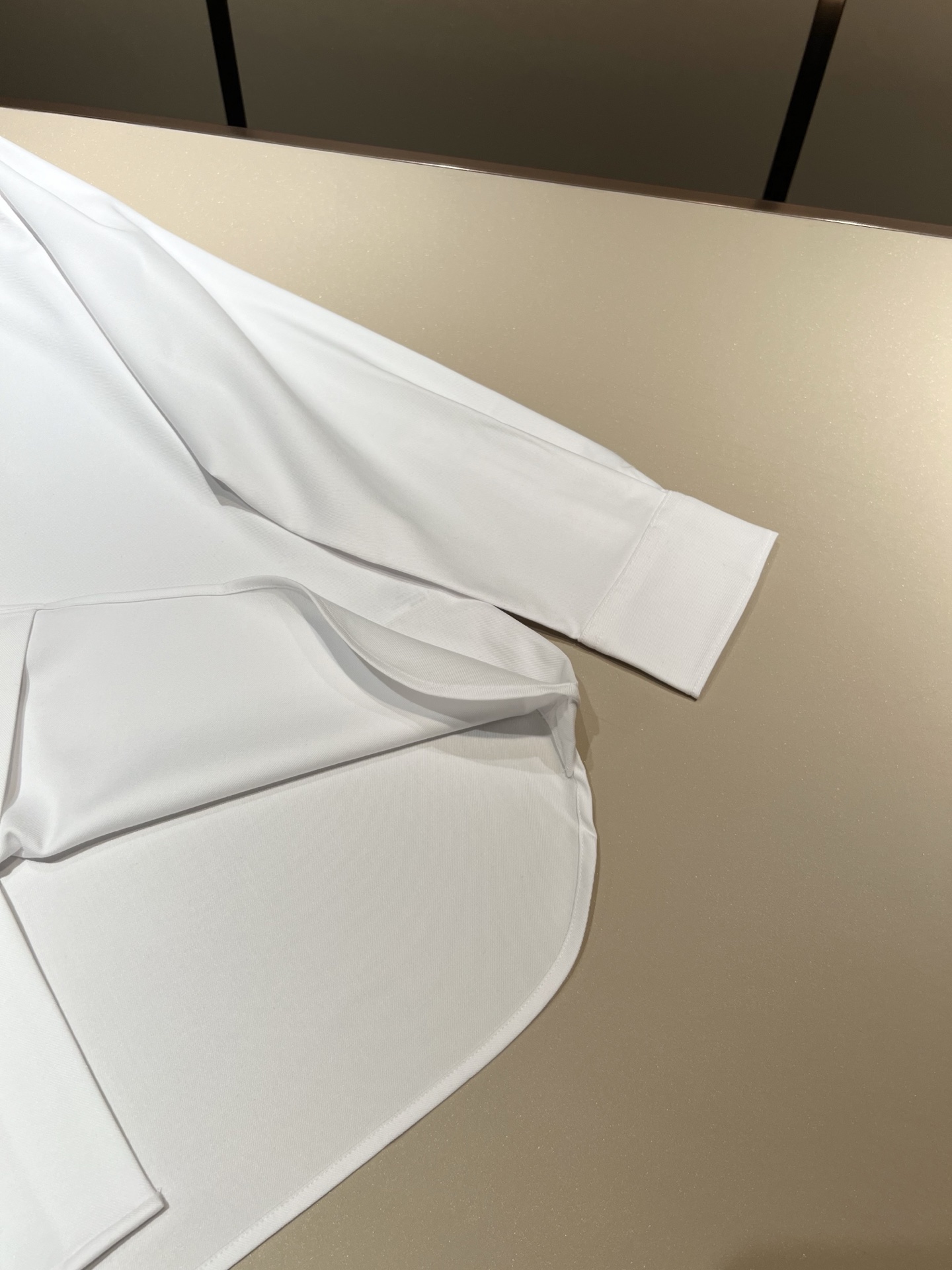  Loro Piana诺悠翩雅 2025秋冬男士衬衣，最新的贸易订单全品相！！网红款！上身舒适透气，不僵