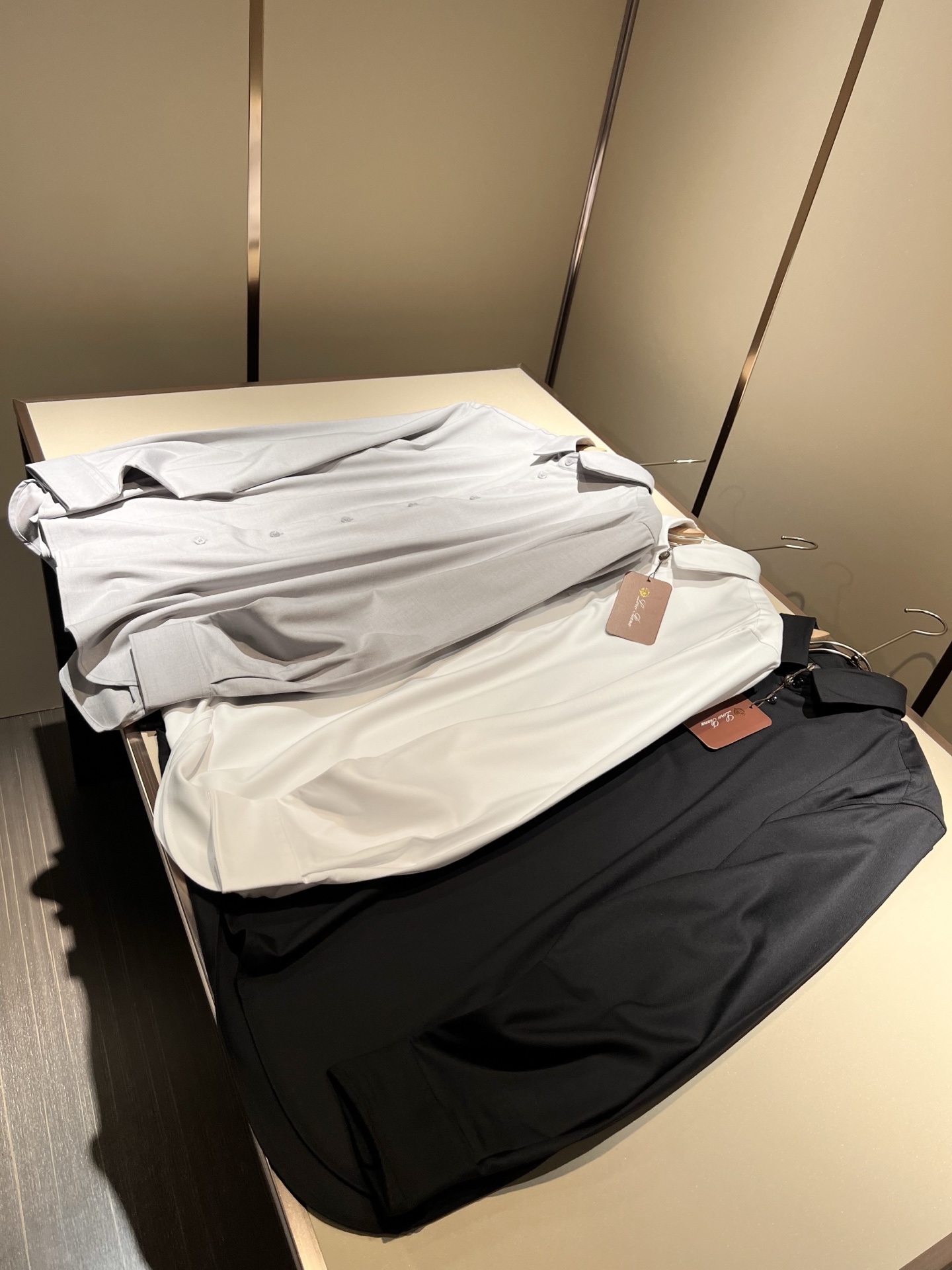  Loro Piana诺悠翩雅 2025秋冬男士衬衣，最新的贸易订单全品相！！网红款！上身舒适透气，不僵