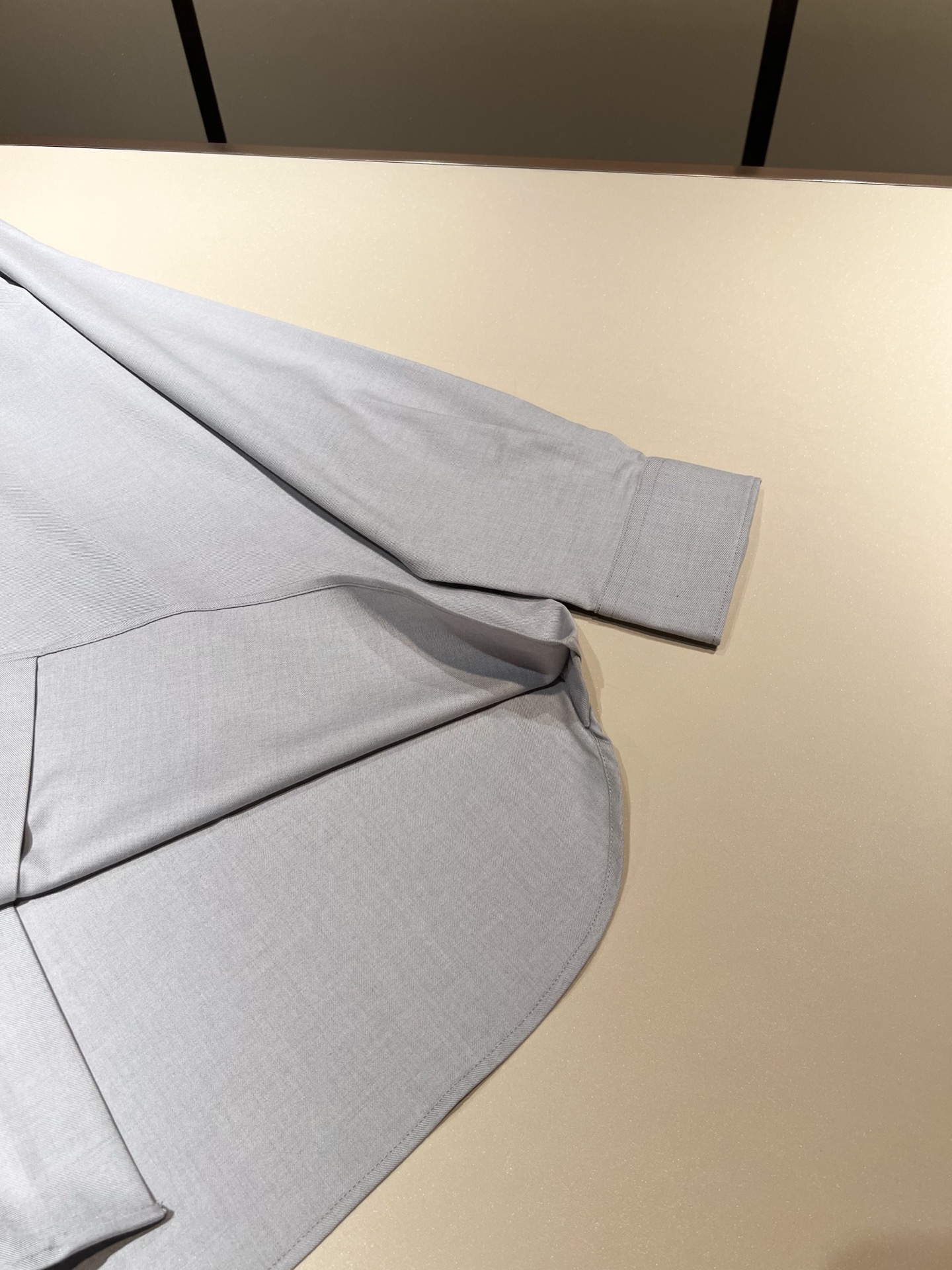  Loro Piana诺悠翩雅 2025秋冬男士衬衣，最新的贸易订单全品相！！网红款！上身舒适透气，不僵