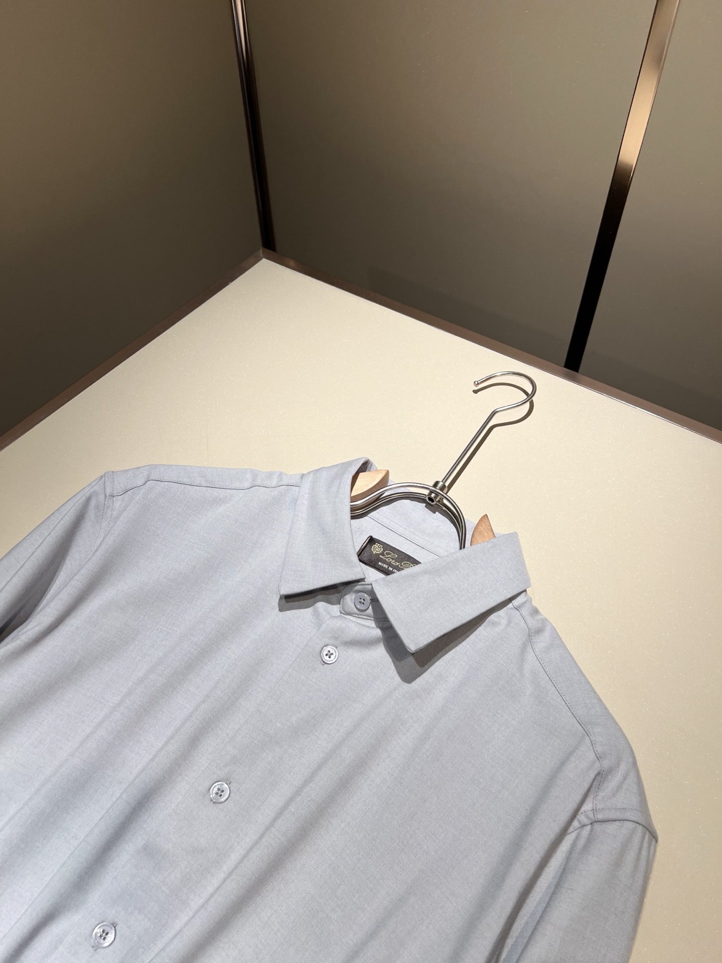  Loro Piana诺悠翩雅 2025秋冬男士衬衣，最新的贸易订单全品相！！网红款！上身舒适透气，不僵