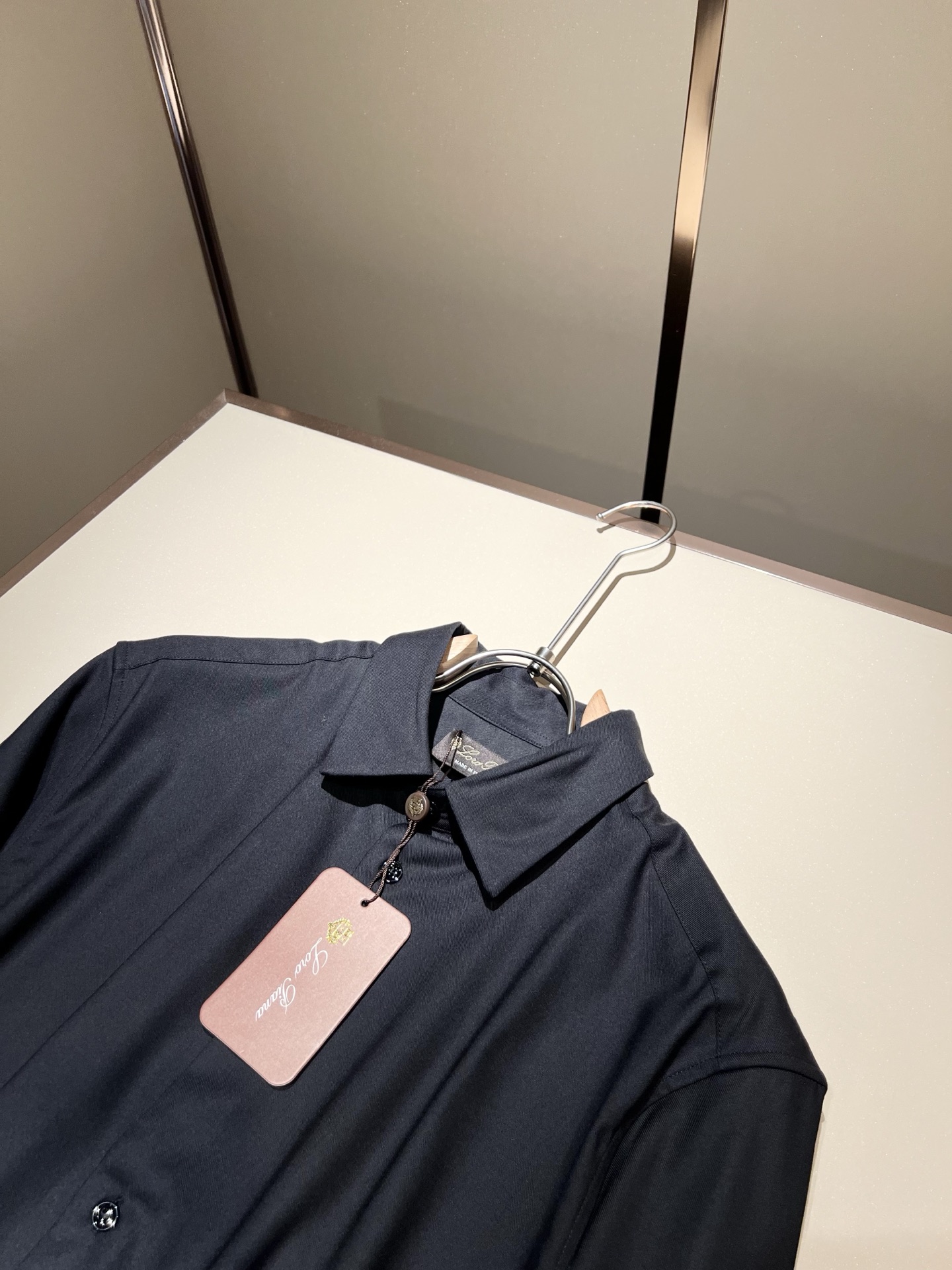  Loro Piana诺悠翩雅 2025秋冬男士衬衣，最新的贸易订单全品相！！网红款！上身舒适透气，不僵