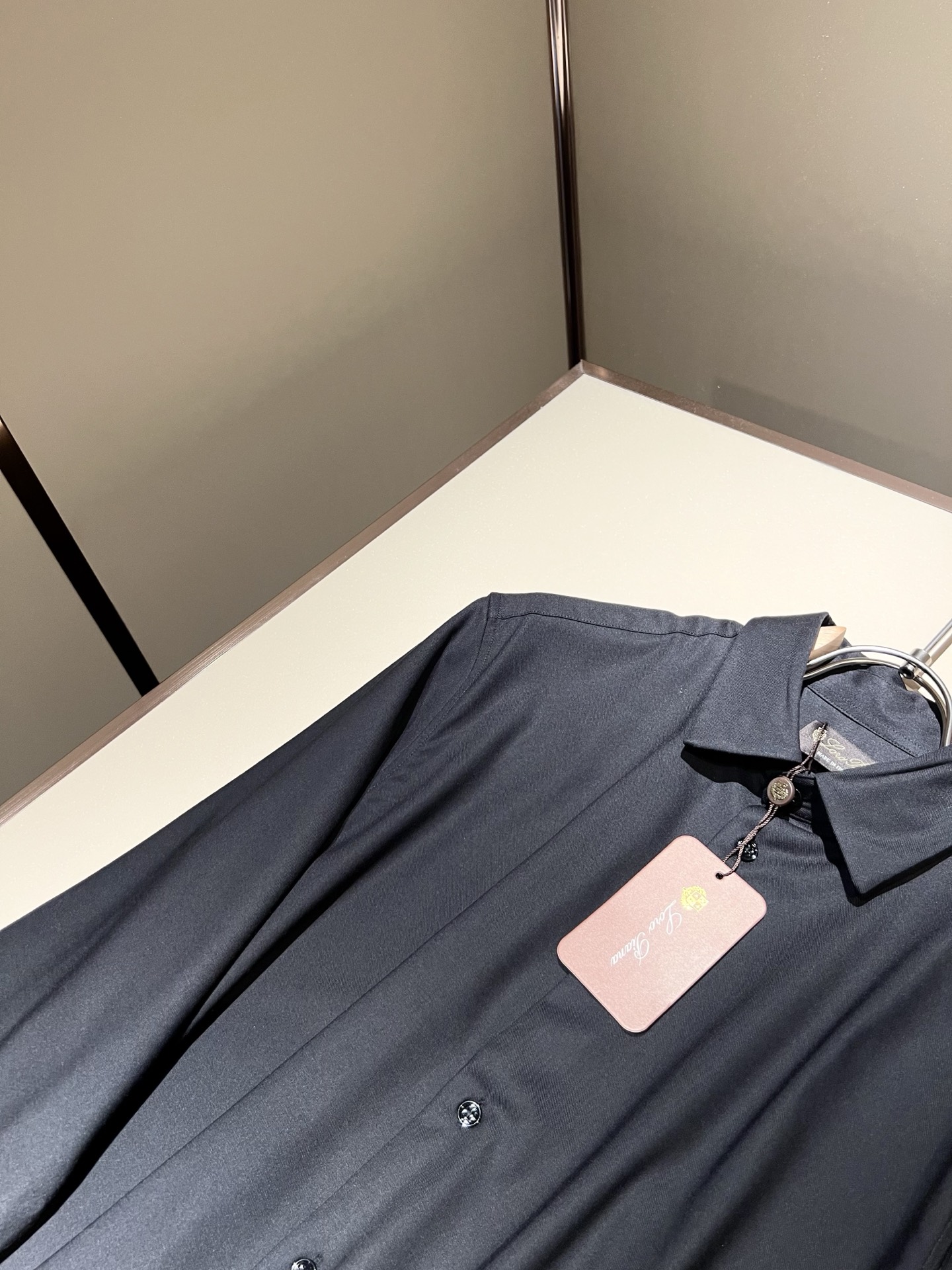  Loro Piana诺悠翩雅 2025秋冬男士衬衣，最新的贸易订单全品相！！网红款！上身舒适透气，不僵