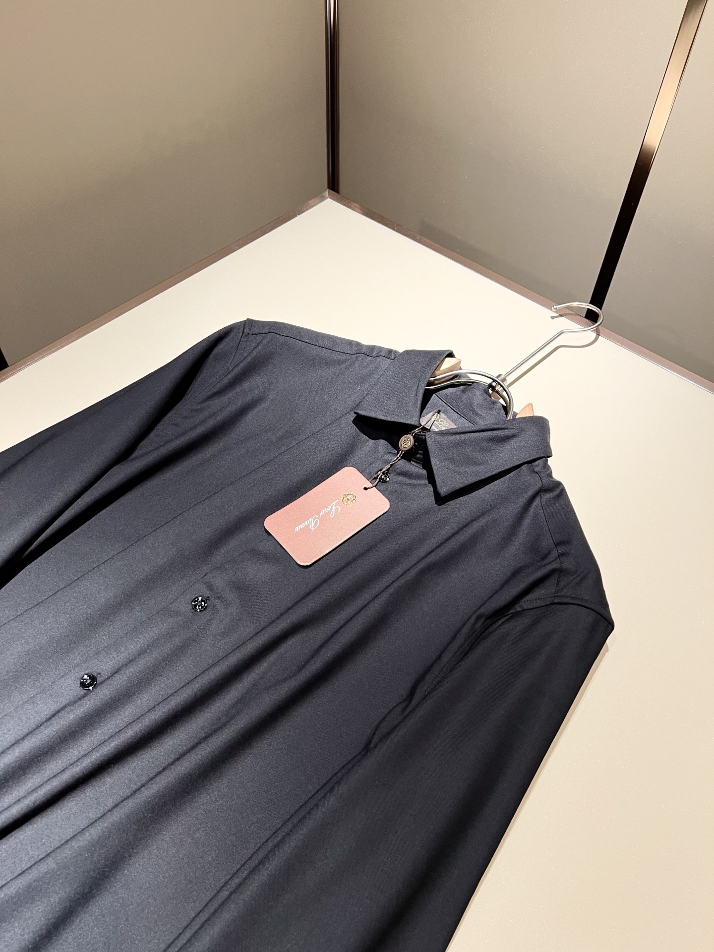  Loro Piana诺悠翩雅 2025秋冬男士衬衣，最新的贸易订单全品相！！网红款！上身舒适透气，不僵