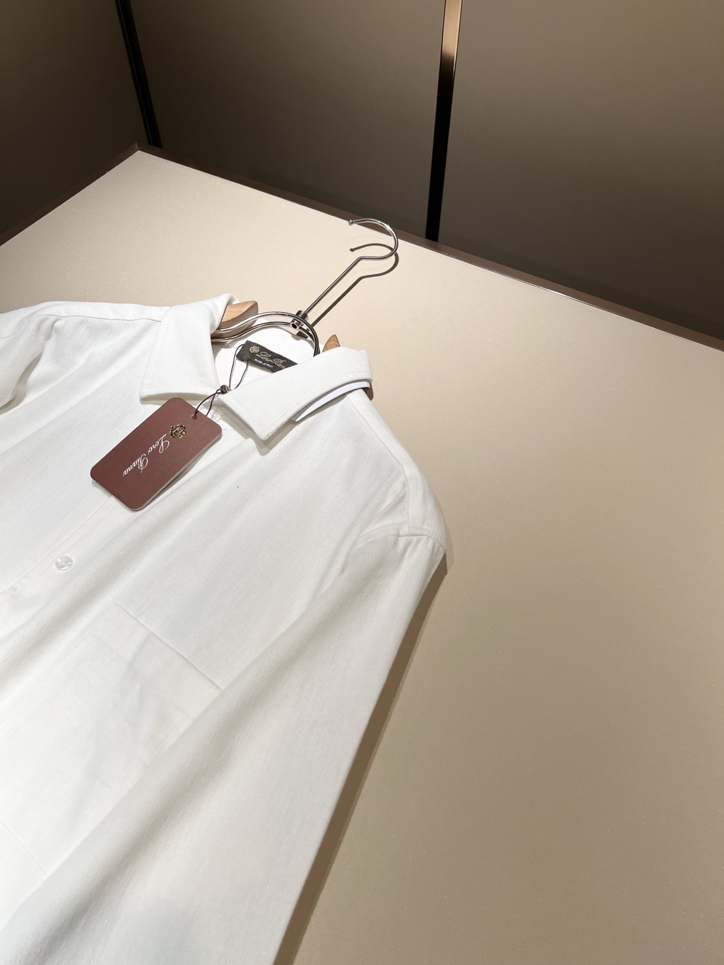  Loro Piana诺悠翩雅 2025春夏男士衬衣，最新的贸易订单全品相！！网红款！上身舒适透气，不僵