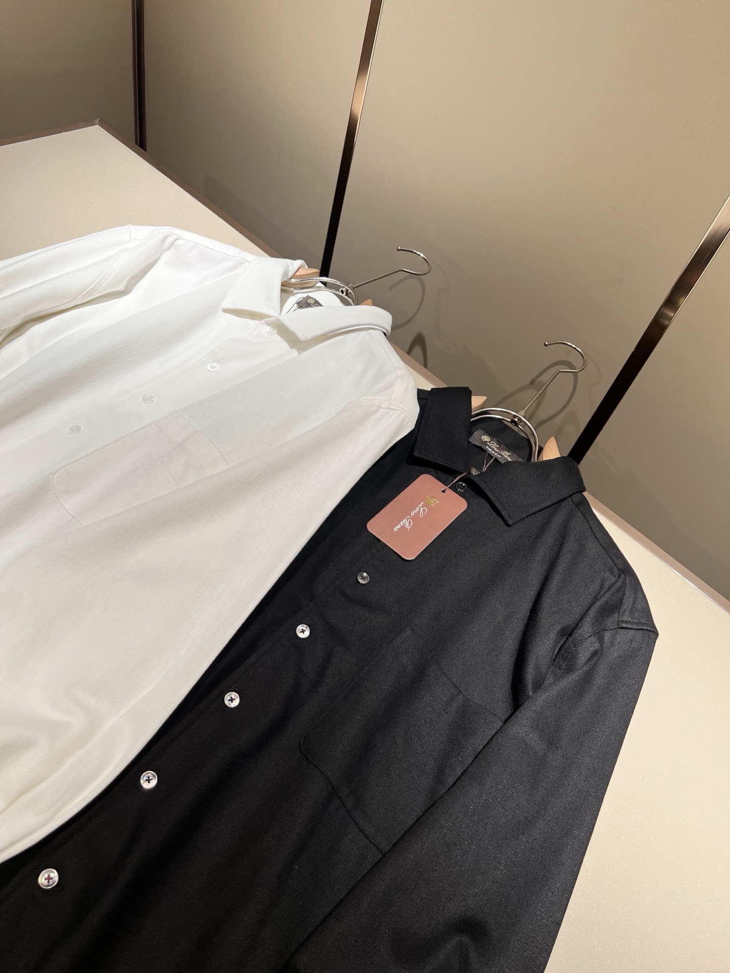  Loro Piana诺悠翩雅 2025春夏男士衬衣，最新的贸易订单全品相！！网红款！上身舒适透气，不僵