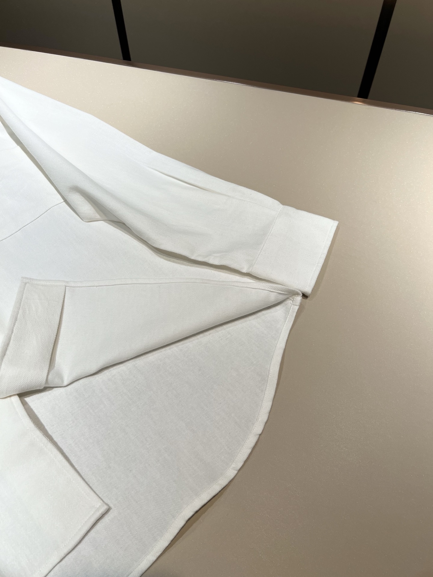  Loro Piana诺悠翩雅 2025春夏男士衬衣，最新的贸易订单全品相！！网红款！上身舒适透气，不僵