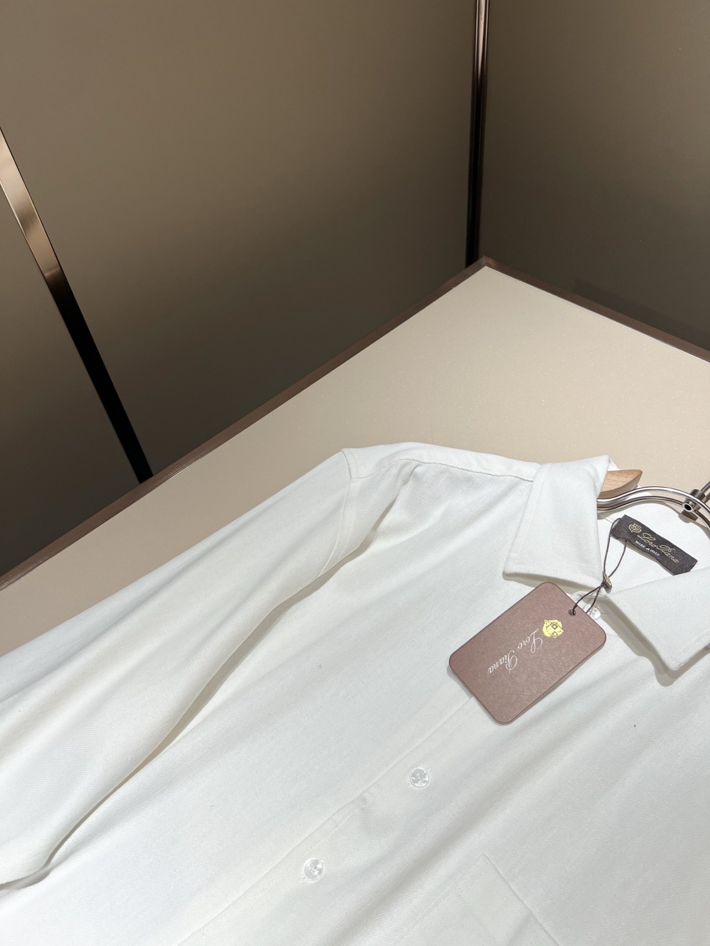  Loro Piana诺悠翩雅 2025春夏男士衬衣，最新的贸易订单全品相！！网红款！上身舒适透气，不僵