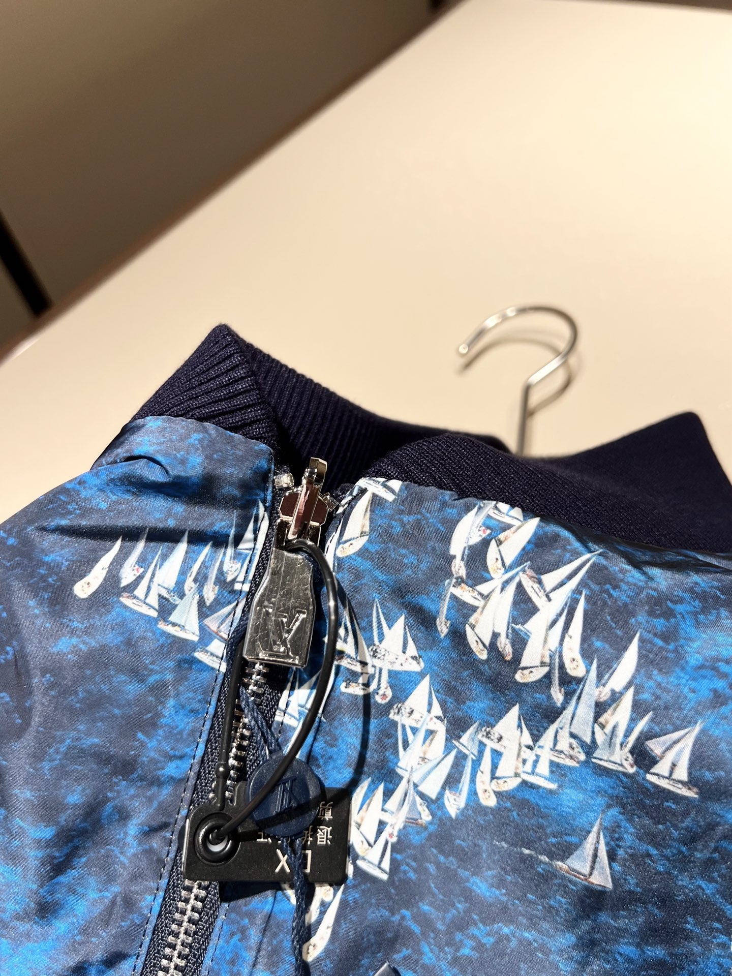  LouisVuitt*路易*登  ⚠️双面夹克！2025秋冬新品最新款夹克外套，立体老花图案装夹克外套