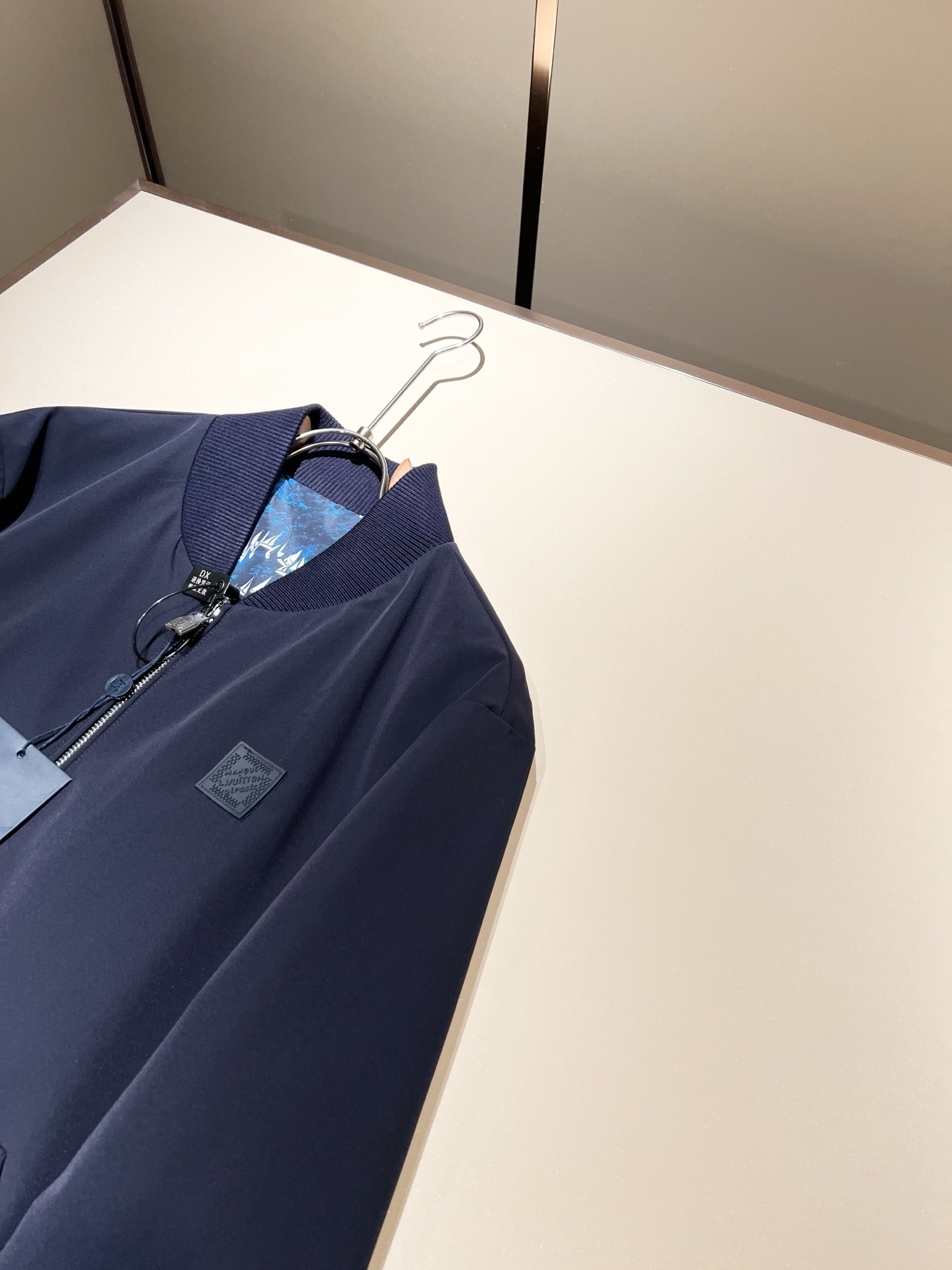  LouisVuitt*路易*登  ⚠️双面夹克！2025秋冬新品最新款夹克外套，立体老花图案装夹克外套