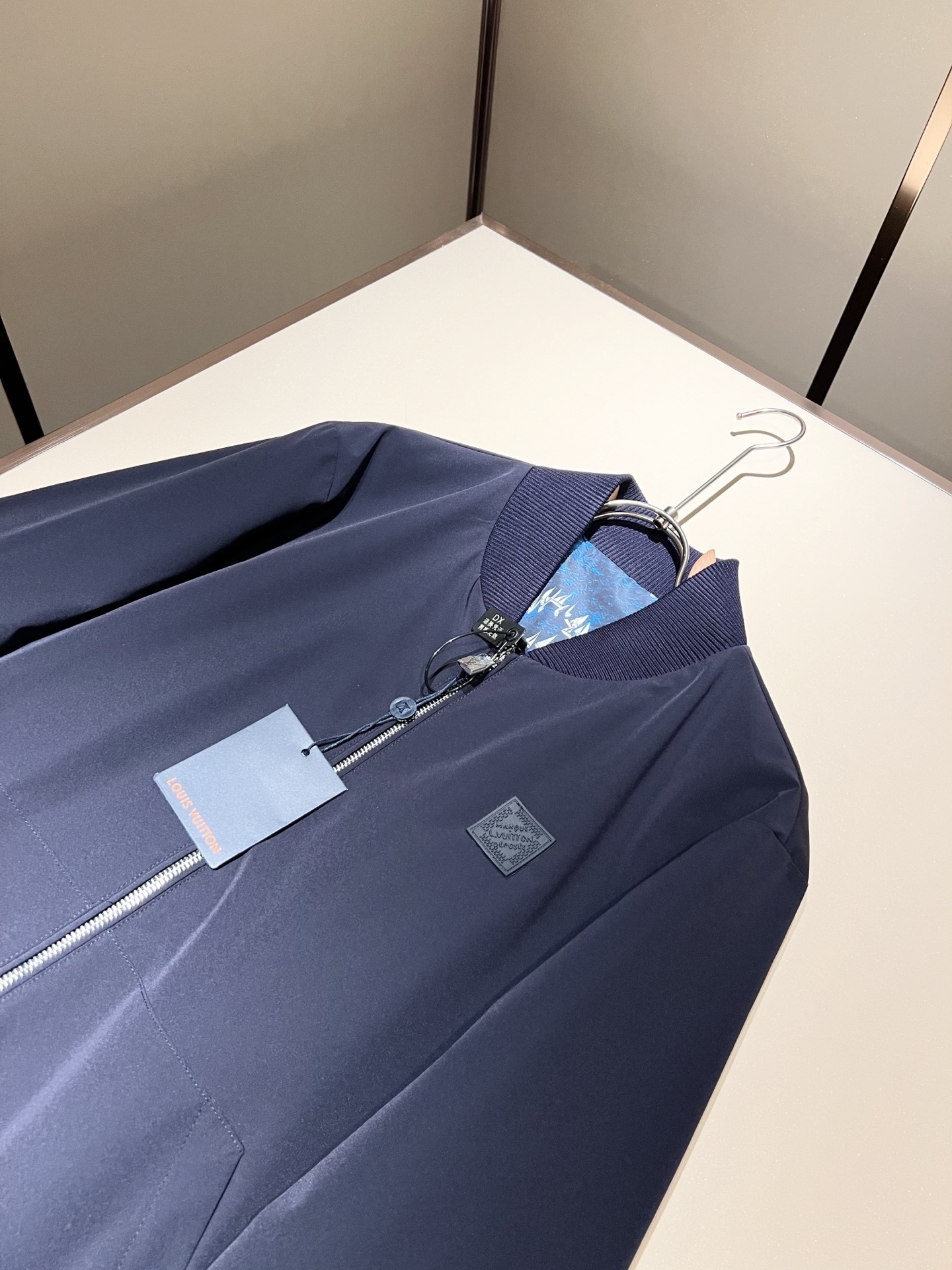  LouisVuitt*路易*登  ⚠️双面夹克！2025秋冬新品最新款夹克外套，立体老花图案装夹克外套