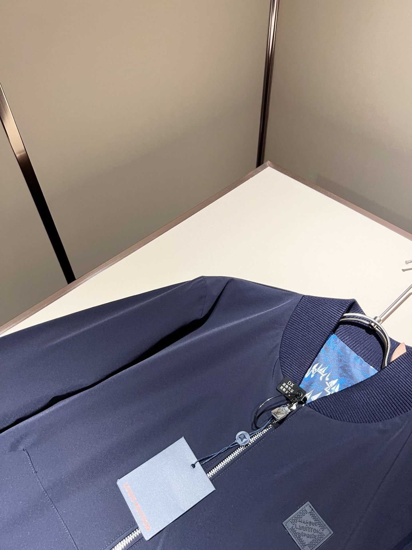  LouisVuitt*路易*登  ⚠️双面夹克！2025秋冬新品最新款夹克外套，立体老花图案装夹克外套