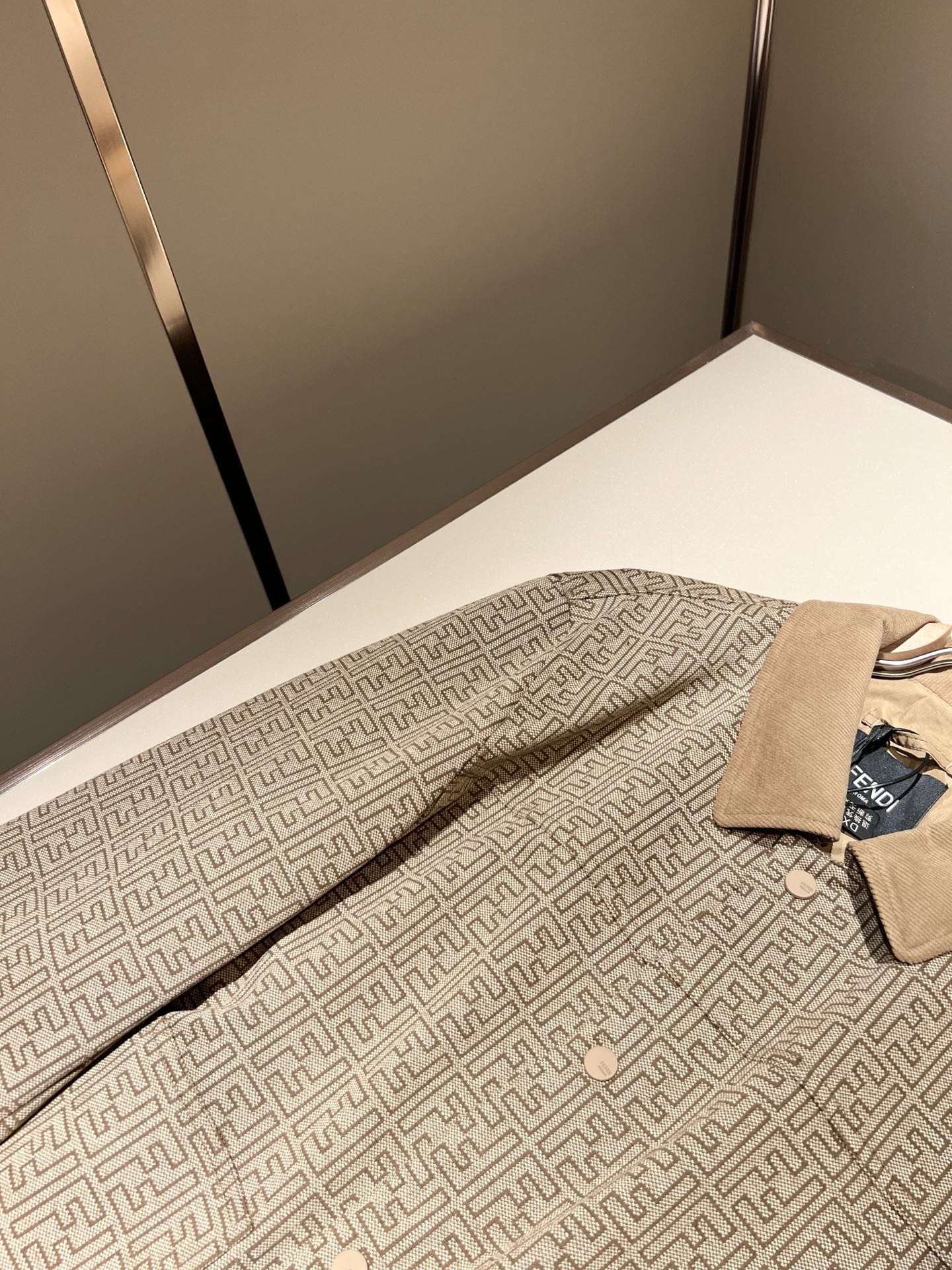  FEN*I 芬*迪 2025秋冬新款夹克外套，意大利原厂订单，FD家族人气单品，代表性十足，规格感十足